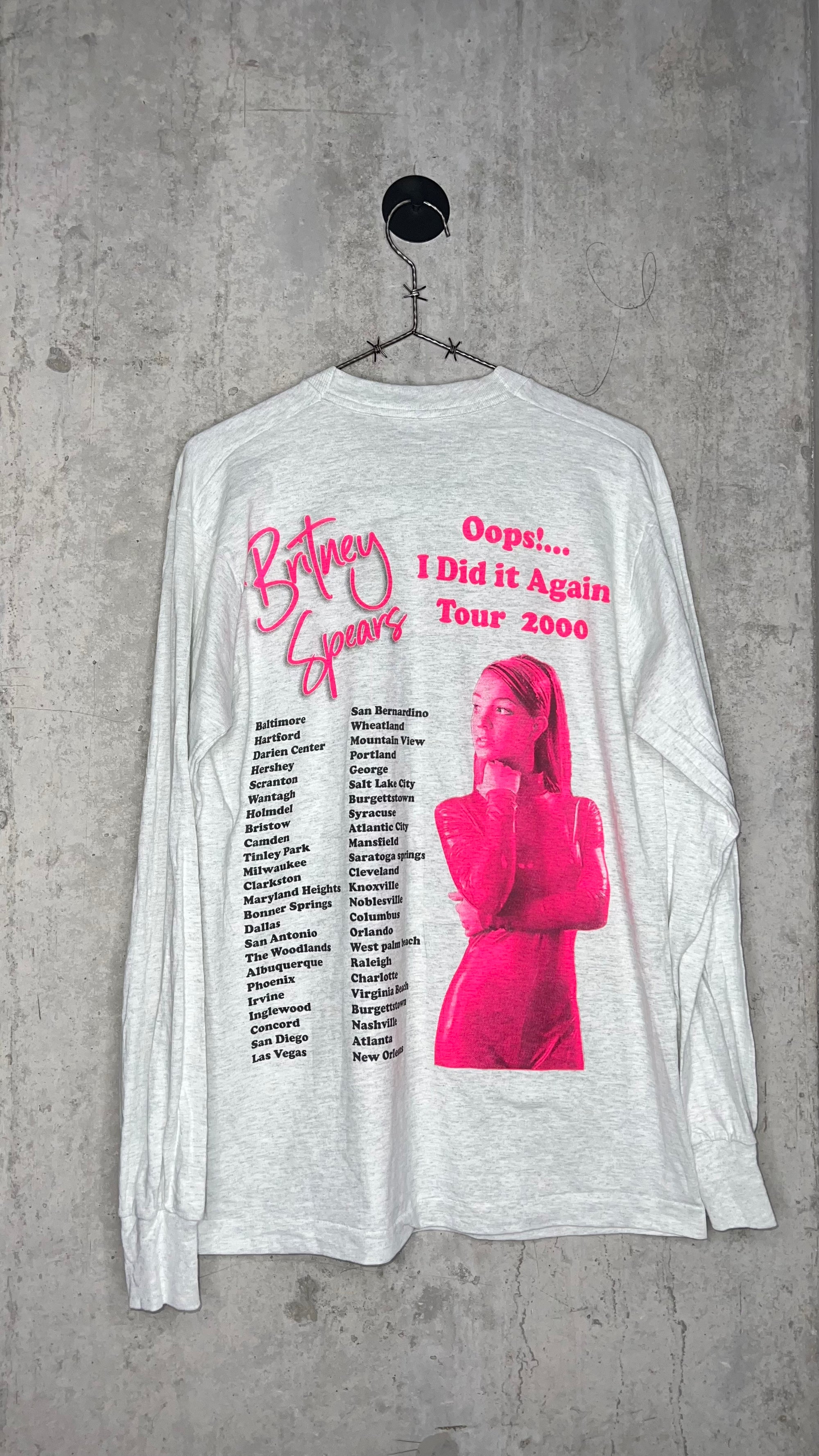 BRITNEY SPEARS OOPS!… I DID IT AGAIN | PARKING LOT GRAY LONG SLEEVE