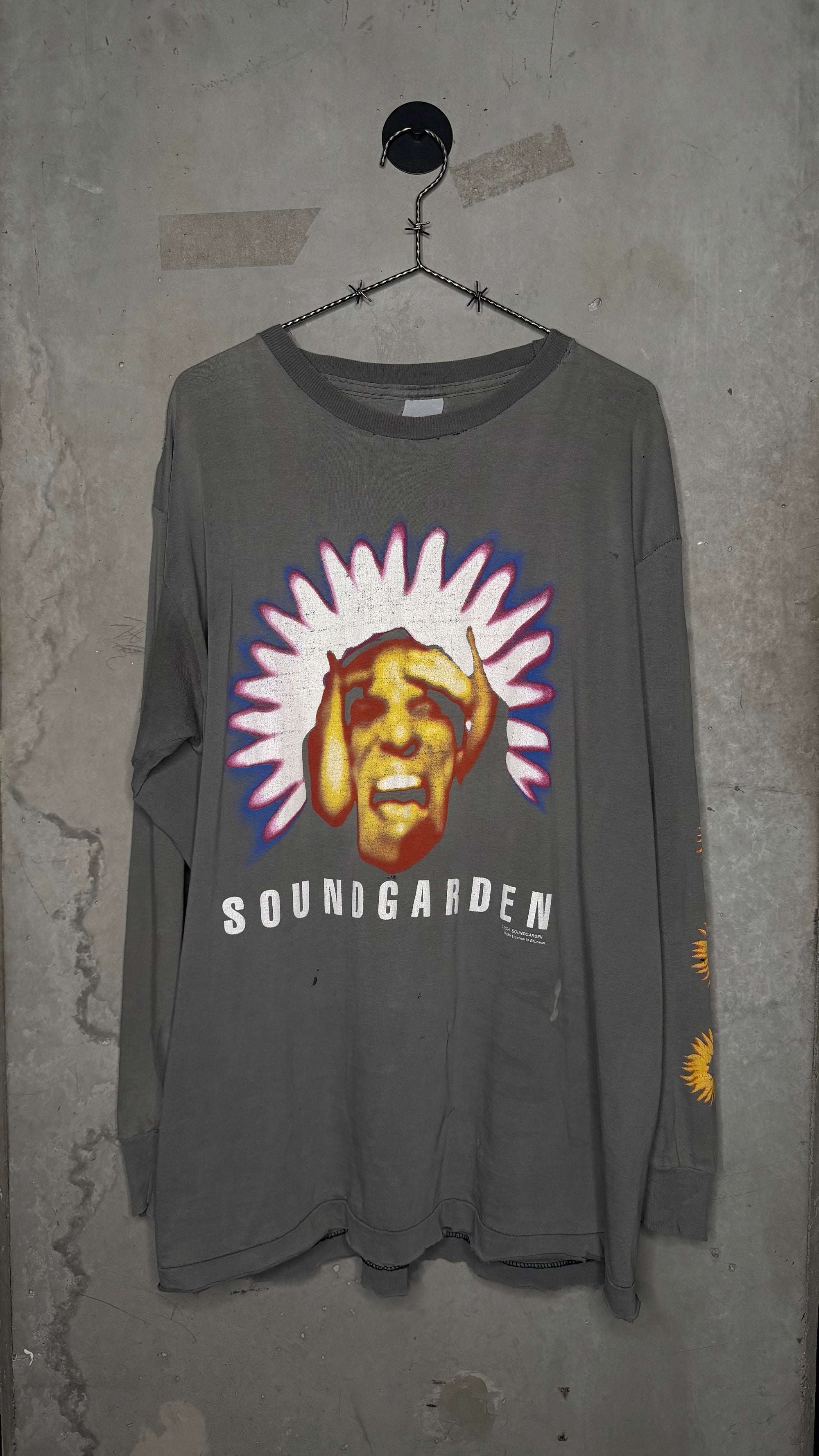 SOUNDGARDEN ‘BLACK HOLE SUN’ LONGSLEEVE 94’ | FADED & DISTRESSED