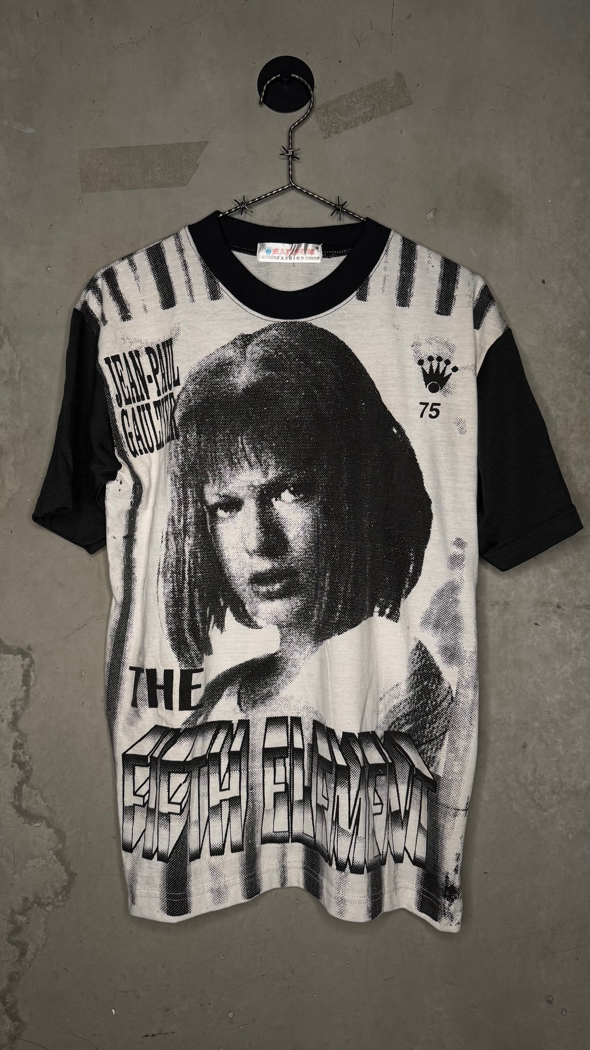 THE FIFTH ELEMENT LEELOO BIG PRINT MOVIE TEE | ASIAN BOOTLEG