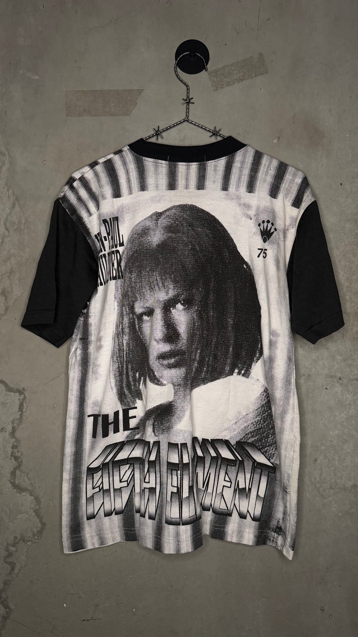 THE FIFTH ELEMENT LEELOO BIG PRINT MOVIE TEE | ASIAN BOOTLEG