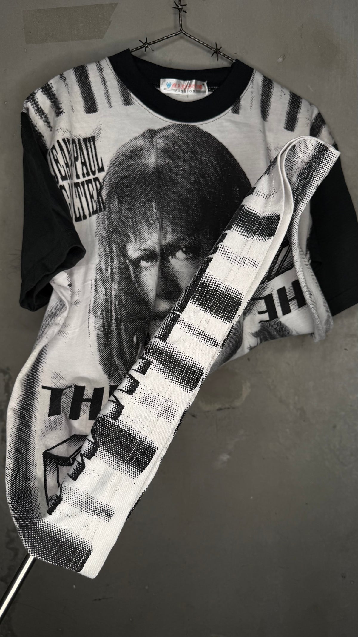 THE FIFTH ELEMENT LEELOO BIG PRINT MOVIE TEE | ASIAN BOOTLEG