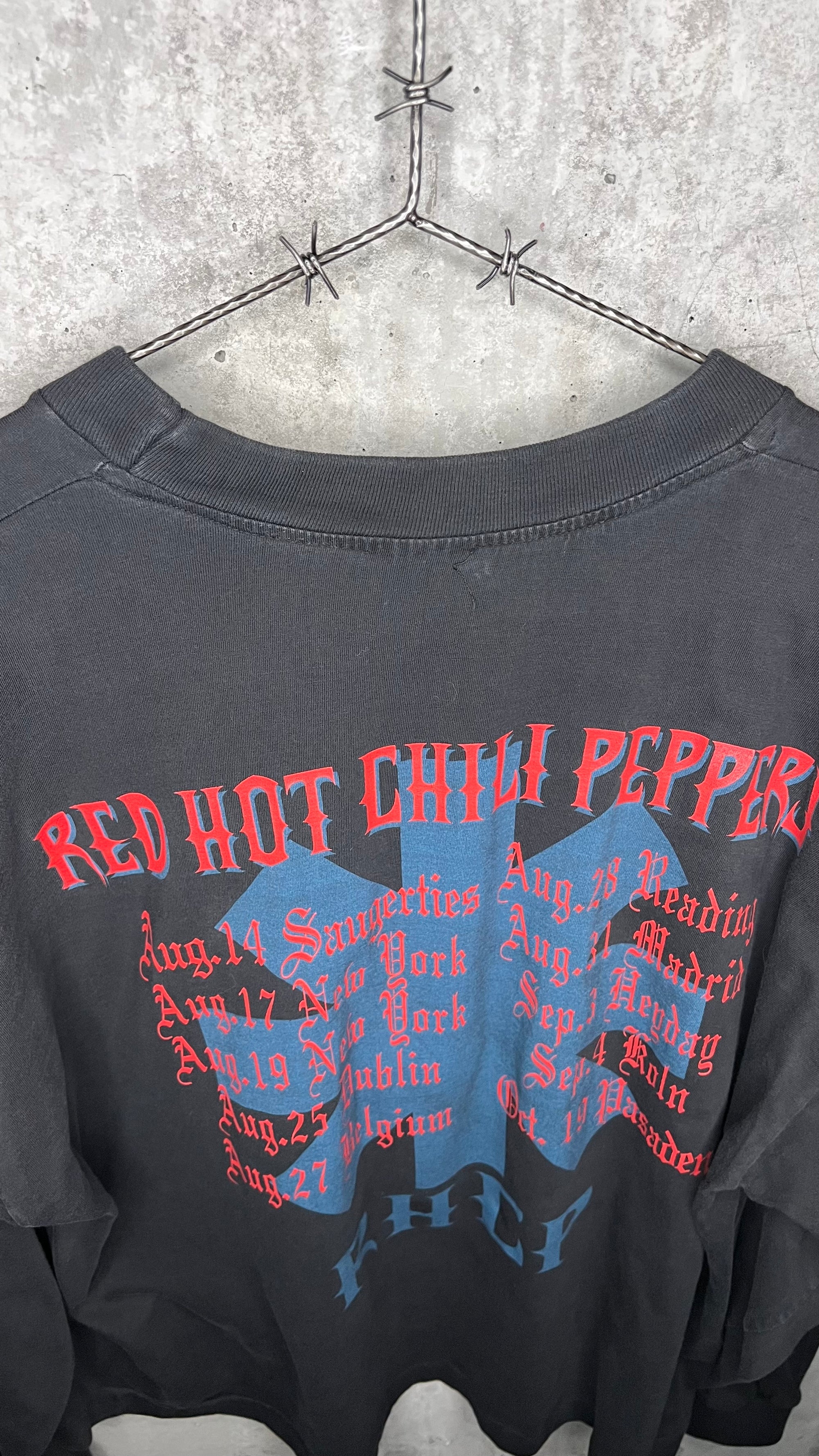 RED HOT CHILI PEPPERS EURO FALL TOUR 90’ LONGSLEEVE TEE | SILVER GLITTER LOGO TEE