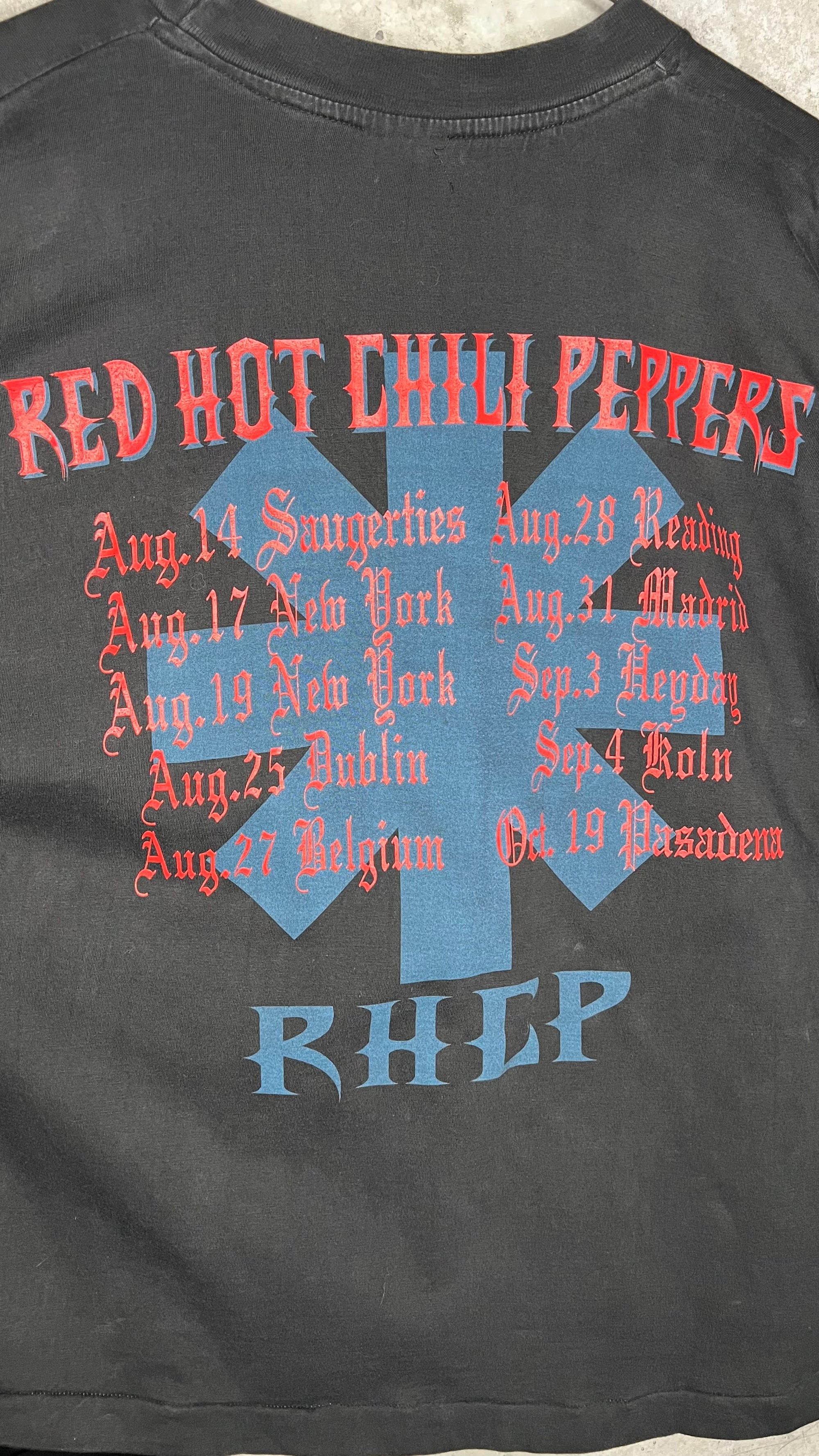 RED HOT CHILI PEPPERS EURO FALL TOUR 90’ LONGSLEEVE TEE | SILVER GLITTER LOGO TEE
