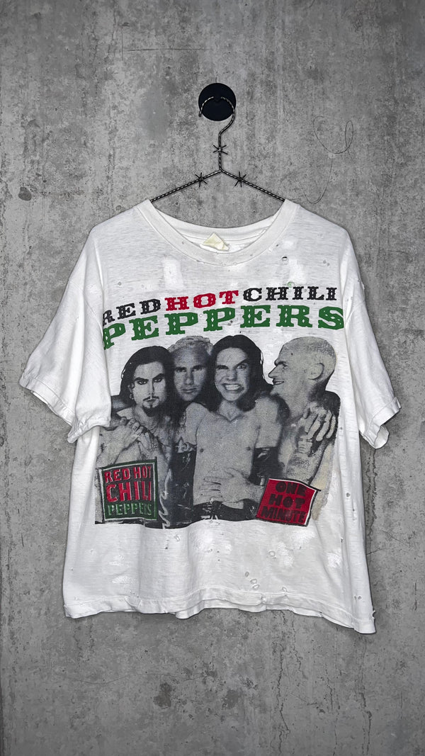 RED HOT CHILI PEPPERS RARE 96’ ONE HOT MINUTE TOUR PARKING LOT TEE | BEAUTIFULLY THRASHED