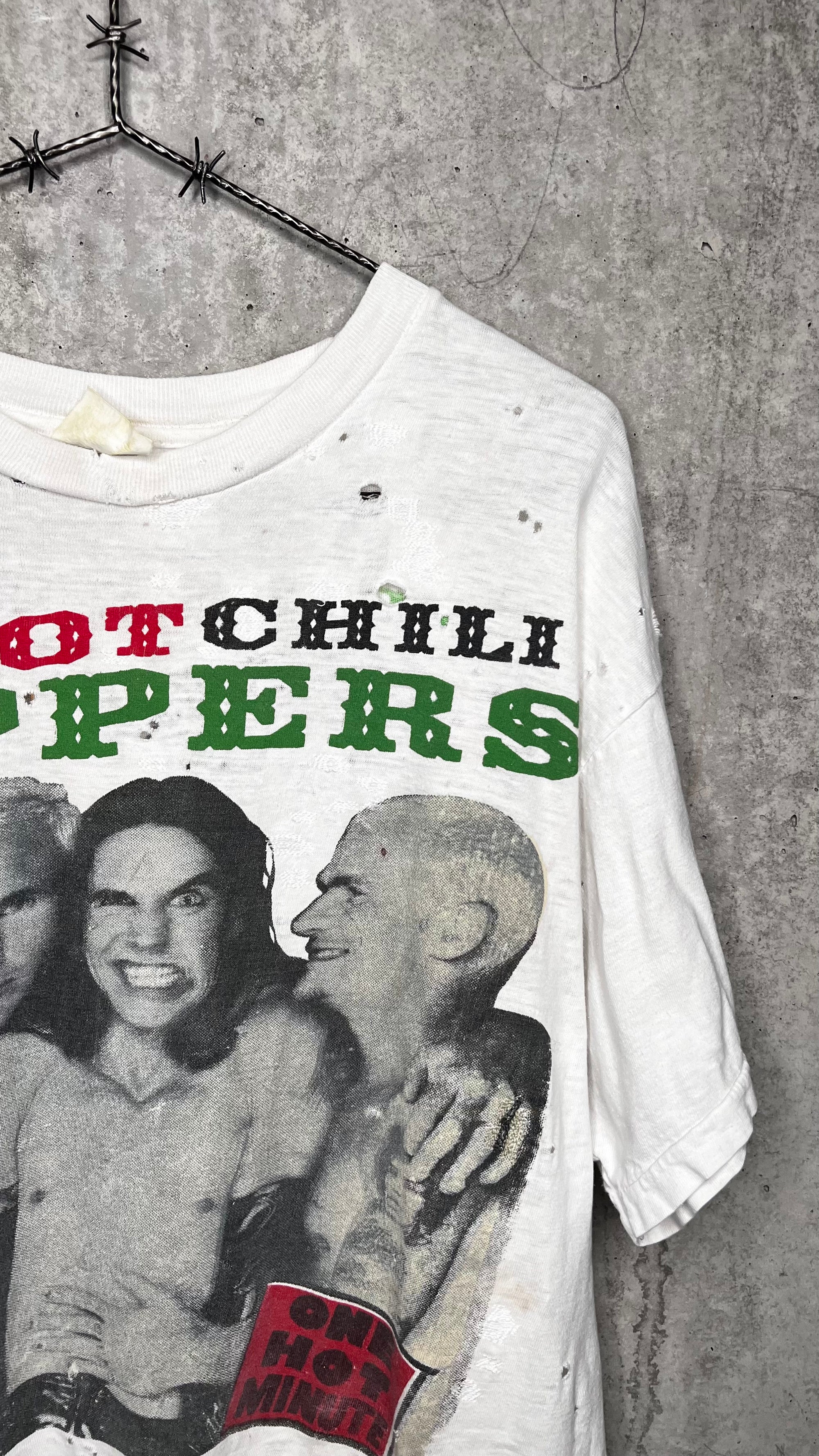 RED HOT CHILI PEPPERS RARE 96’ ONE HOT MINUTE TOUR PARKING LOT TEE | BEAUTIFULLY THRASHED