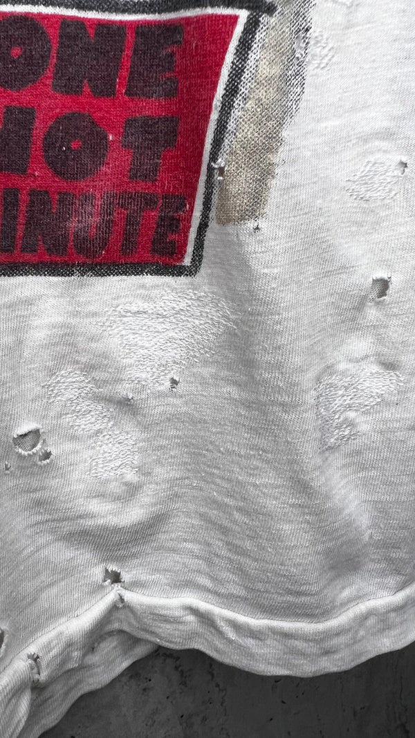 RED HOT CHILI PEPPERS RARE 96’ ONE HOT MINUTE TOUR PARKING LOT TEE | BEAUTIFULLY THRASHED