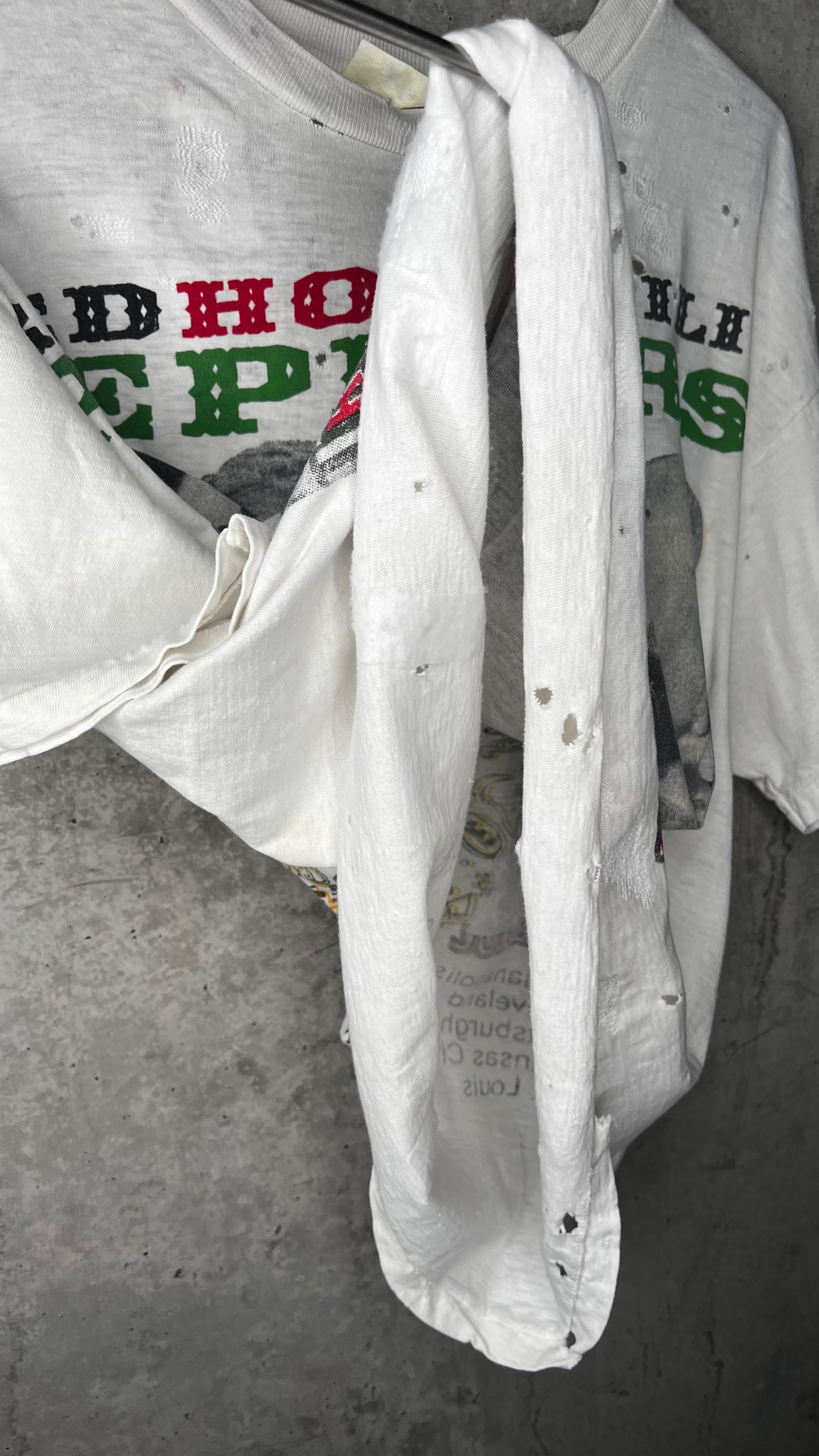 RED HOT CHILI PEPPERS RARE 96’ ONE HOT MINUTE TOUR PARKING LOT TEE | BEAUTIFULLY THRASHED