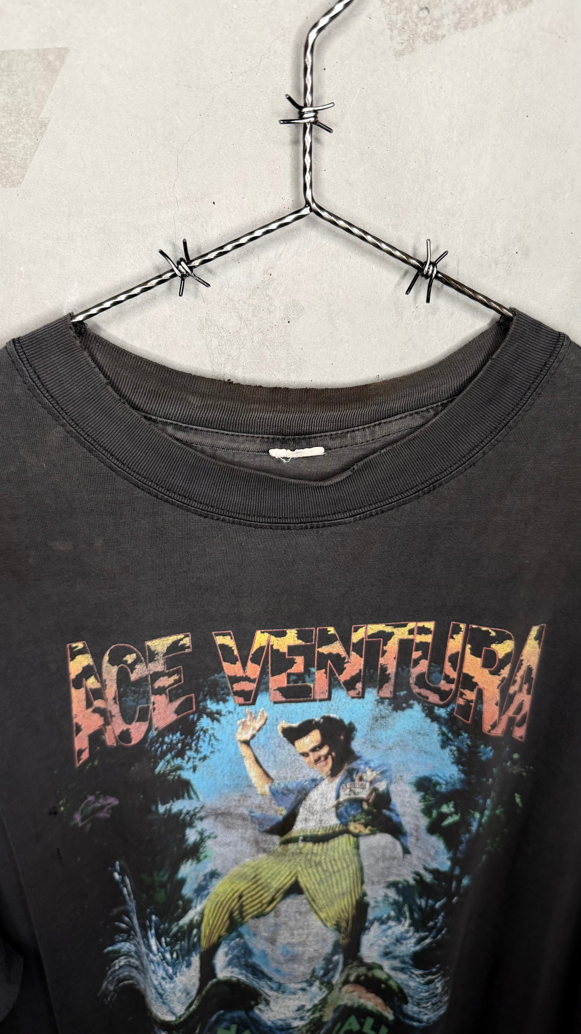 ACE VENTURA WHEN NATURE CALLS ULTIMATE FADER TEE | GATOR SKIING | JIM CARREY