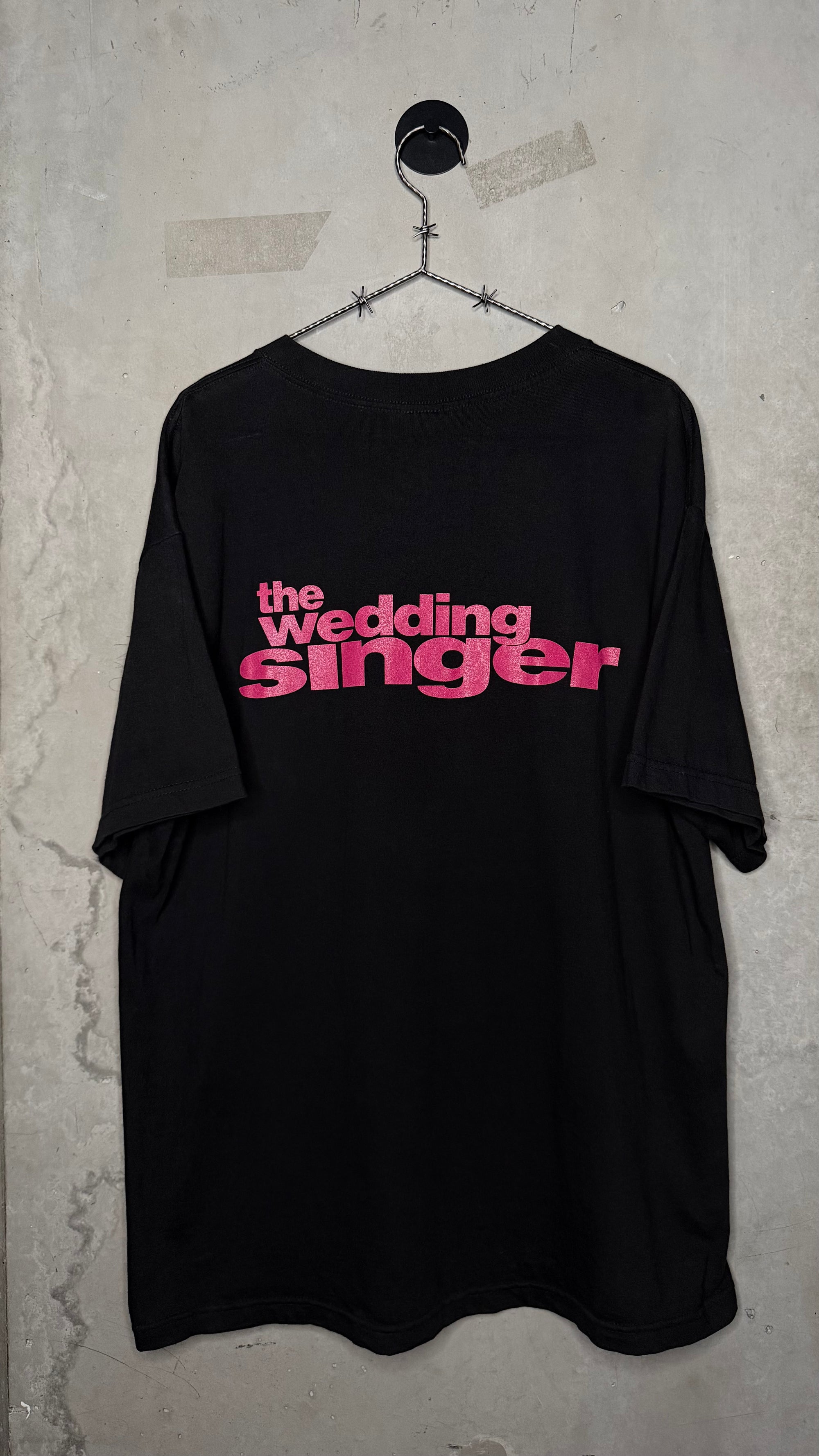 THE WEDDING SINGER ‘LOVE STINKS!’ TEE | EXTREMELY RARE ADAM SANDLER MOVIE PROMO
