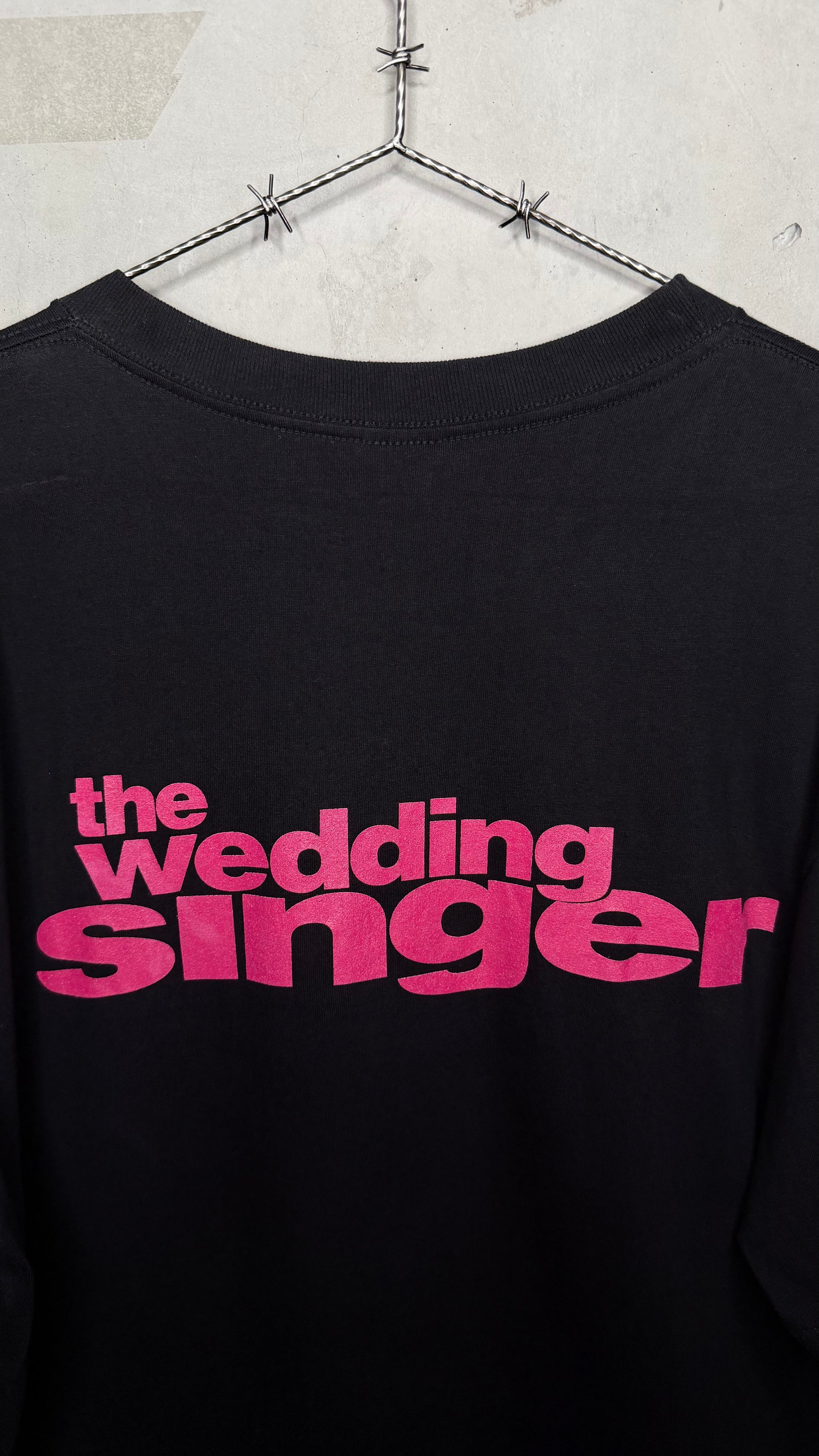 THE WEDDING SINGER ‘LOVE STINKS!’ TEE | EXTREMELY RARE ADAM SANDLER MOVIE PROMO