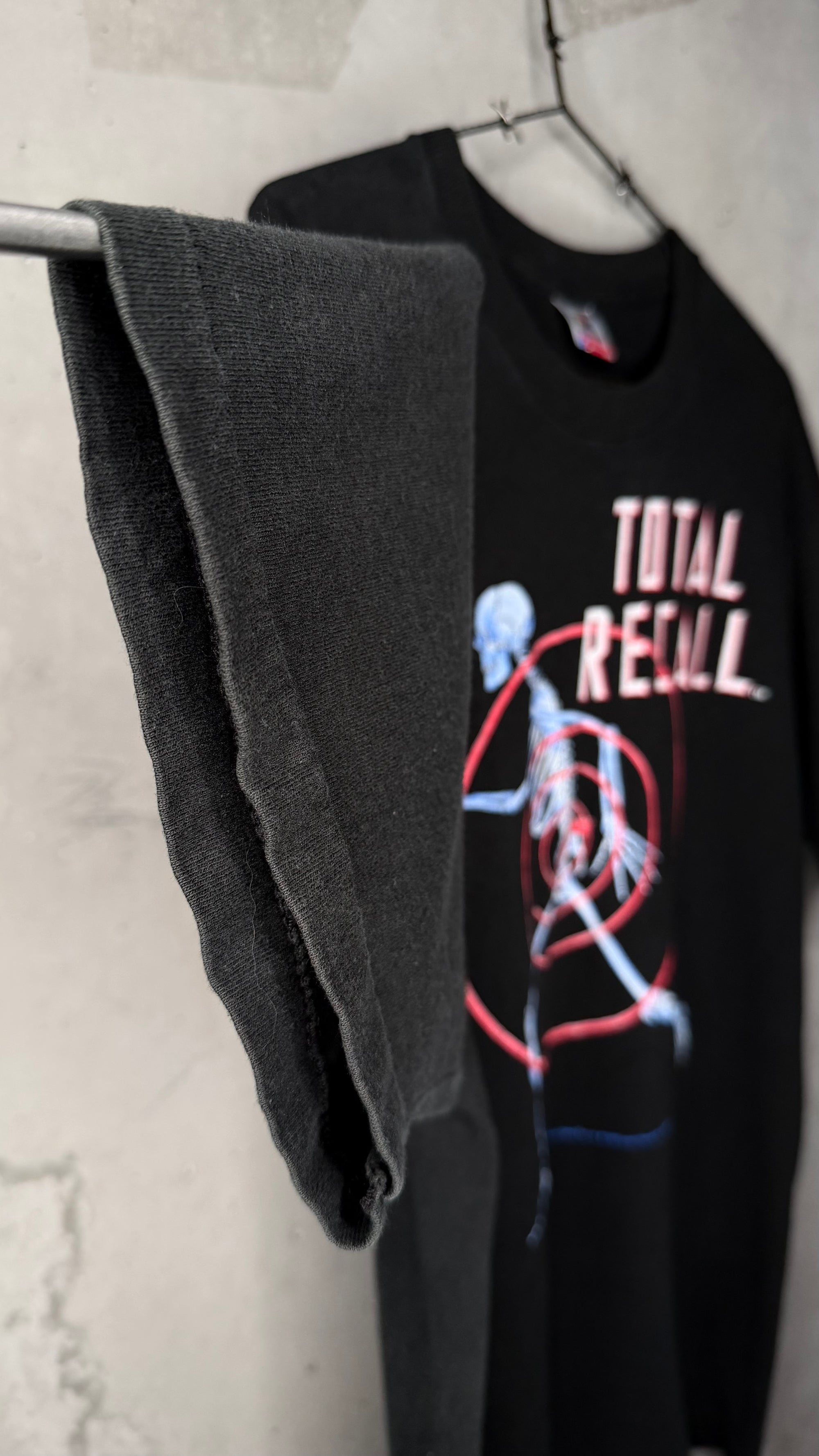 TOTAL RECALL X-RAY SKELETON TEE | ARNOLD SCHWARZENEGGER MOVIE GRAIL