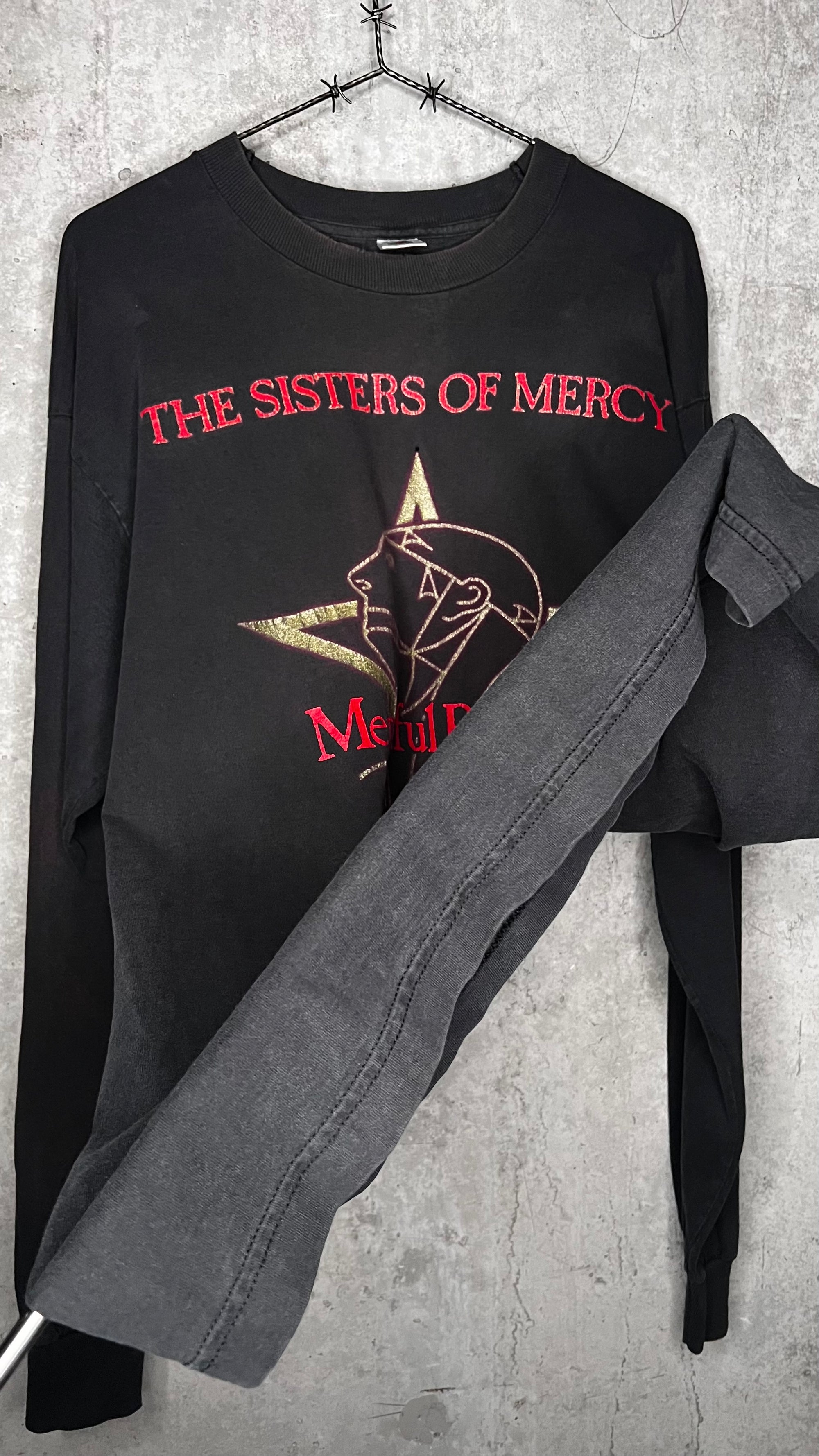 SISTERS OF MERCY ONE-DAY-ONLY ALBERT HALL LONG SLEEVE TEE | ‘TUNE IN, TURN ON, BURN OUT’ SLEEVE HIT