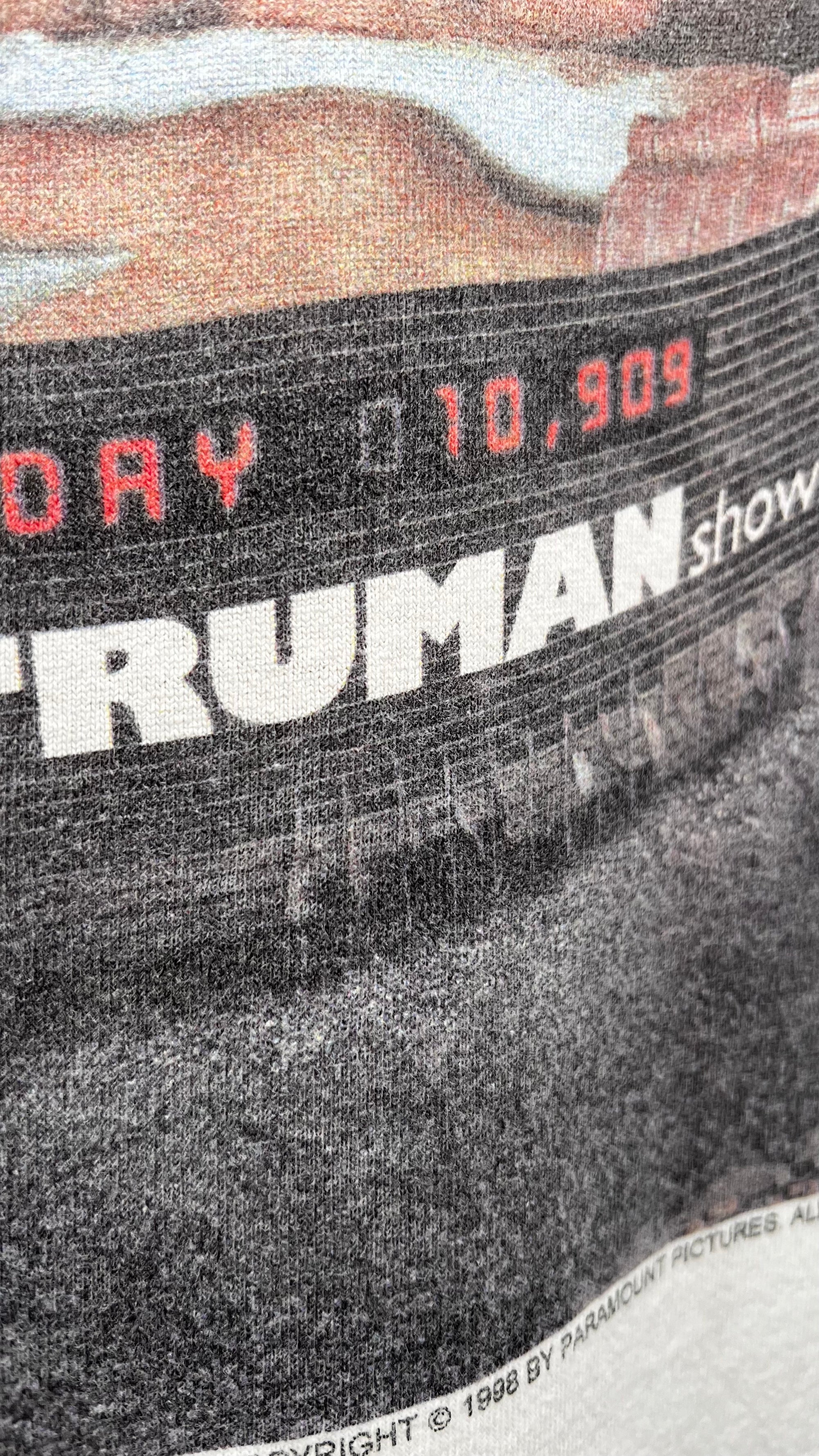 THE TRUMAN SHOW RARE POSTER PRINT MOVIE TEE | JIM CARREY | ‘ON THE AIR, UNAWARE’