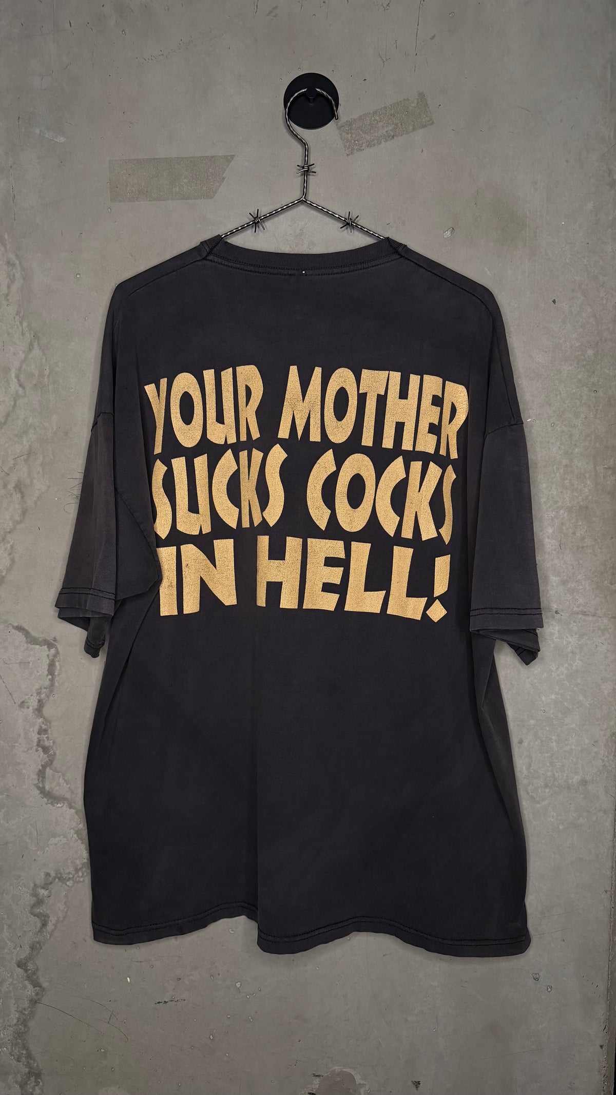 THE EXORCIST BIG PRINT HORROR MOVIE TEE | ‘YOUR MOTHER SUCKS COCKS IN HELL’