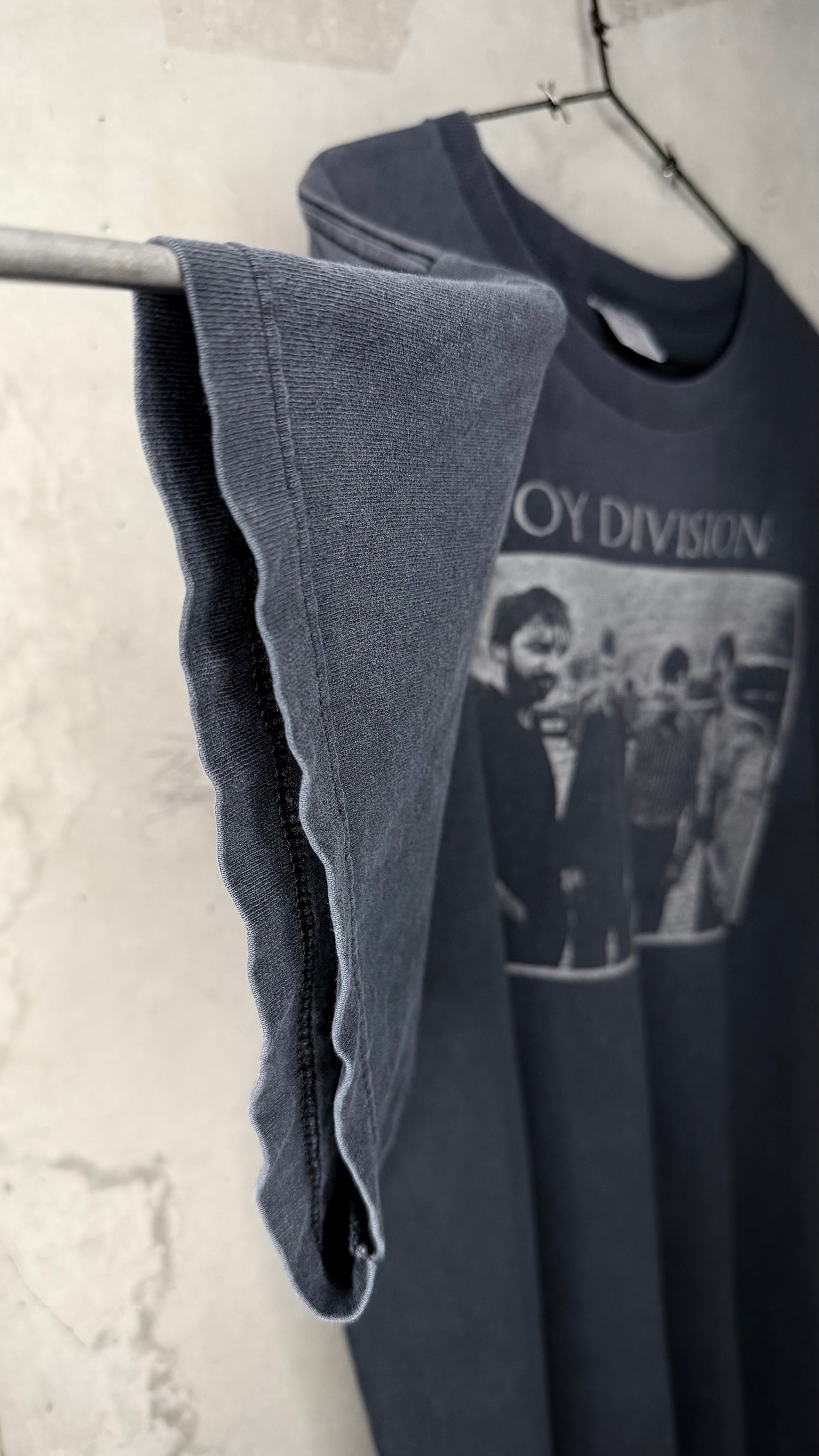 JOY DIVISION BAND PORTRAIT FADED TEE