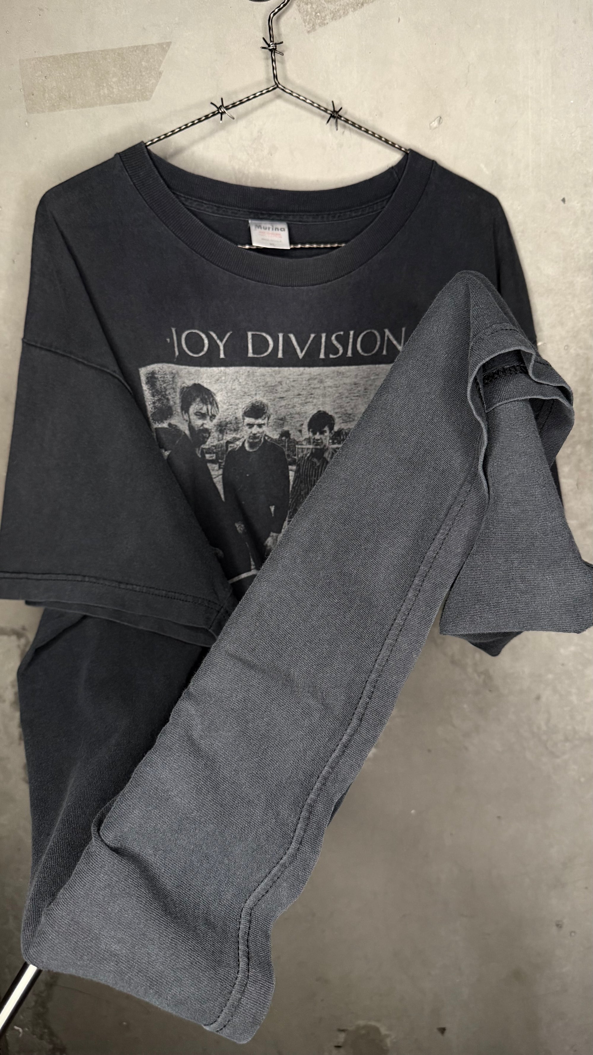 JOY DIVISION BAND PORTRAIT FADED TEE