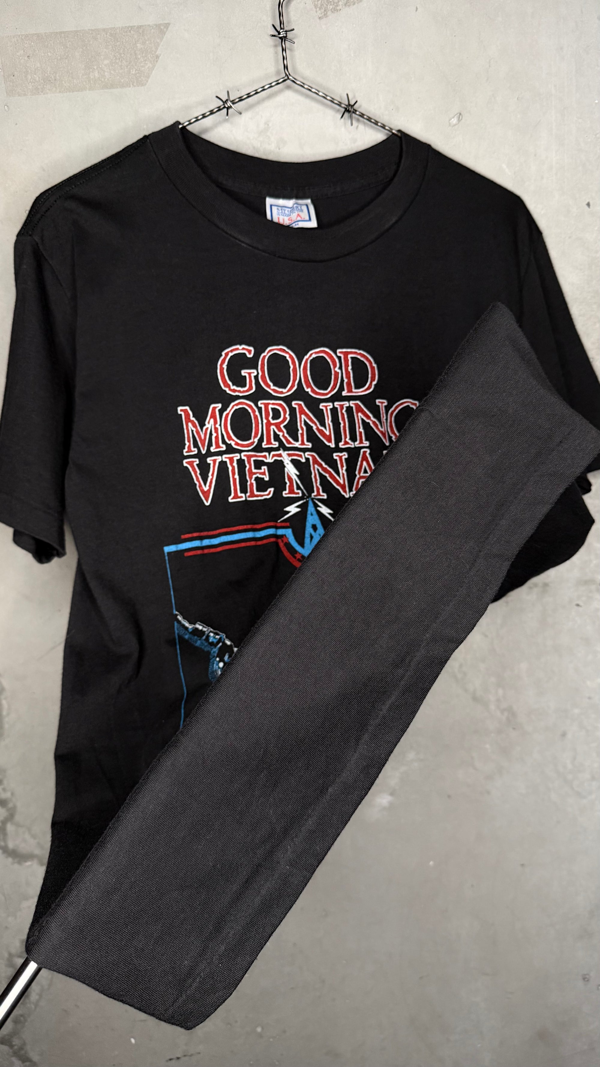 GOOD MORNING VIETNAM MOVIE PROMO TEE | ROBBIN WILLIAMS