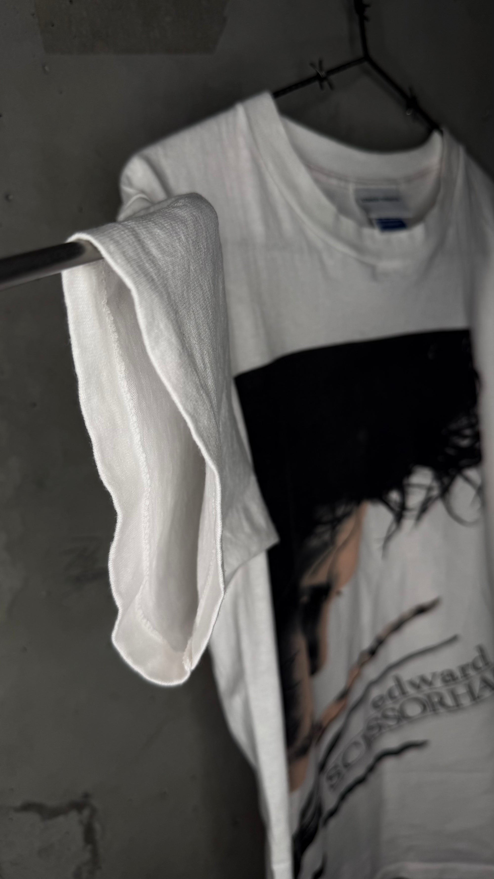 EDWARD SCISSORHANDS BIG PRINT TEE | JOHNNY DEPP