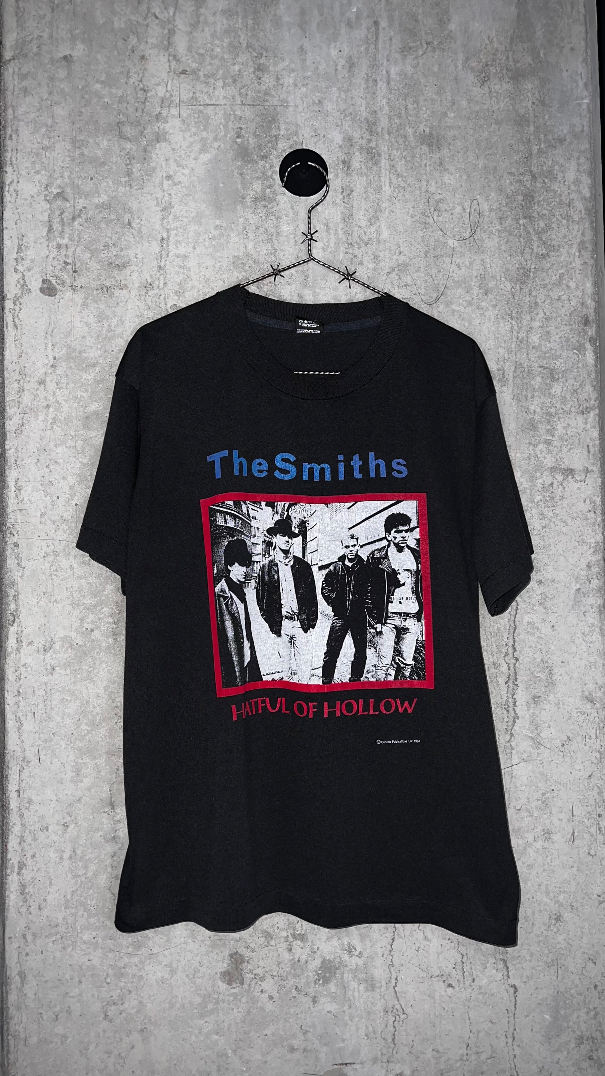 THE SMITHS 84’ HATFUL OF HOLLOW UK TOUR TEE | B&W BAND PORTRAIT