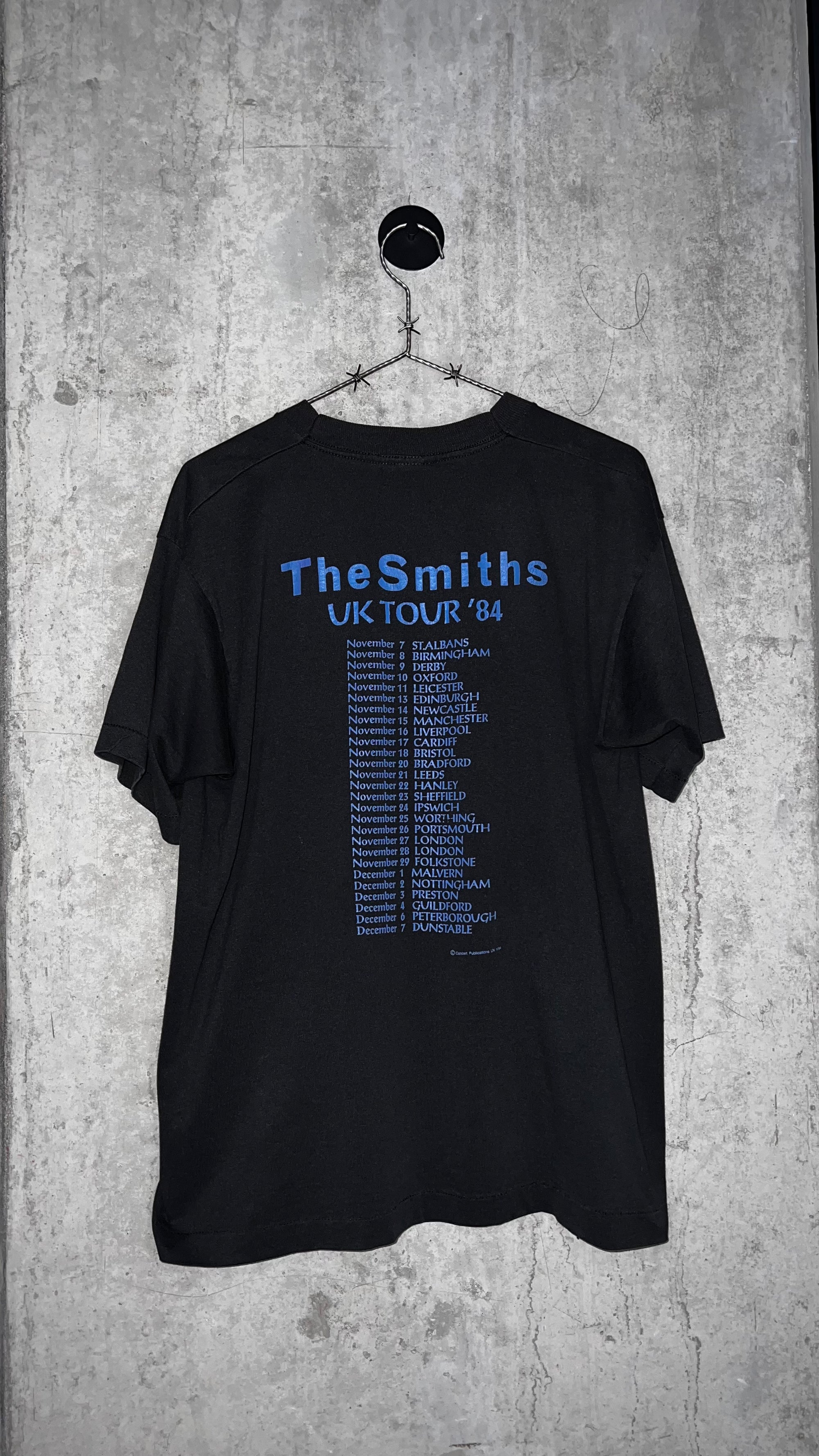 THE SMITHS 84’ HATFUL OF HOLLOW UK TOUR TEE | B&W BAND PORTRAIT