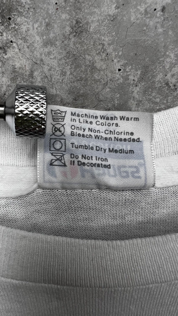 DIRTY DANCING MOVIE TEE | JOHNNY & BABY KISSING | PATRICK SWAYZE