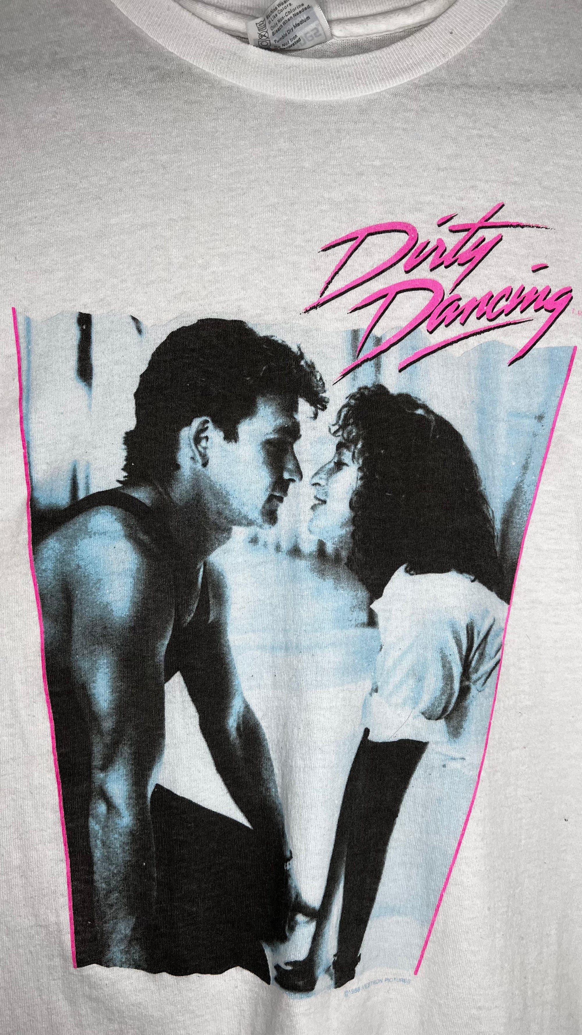 DIRTY DANCING MOVIE TEE | JOHNNY & BABY KISSING | PATRICK SWAYZE
