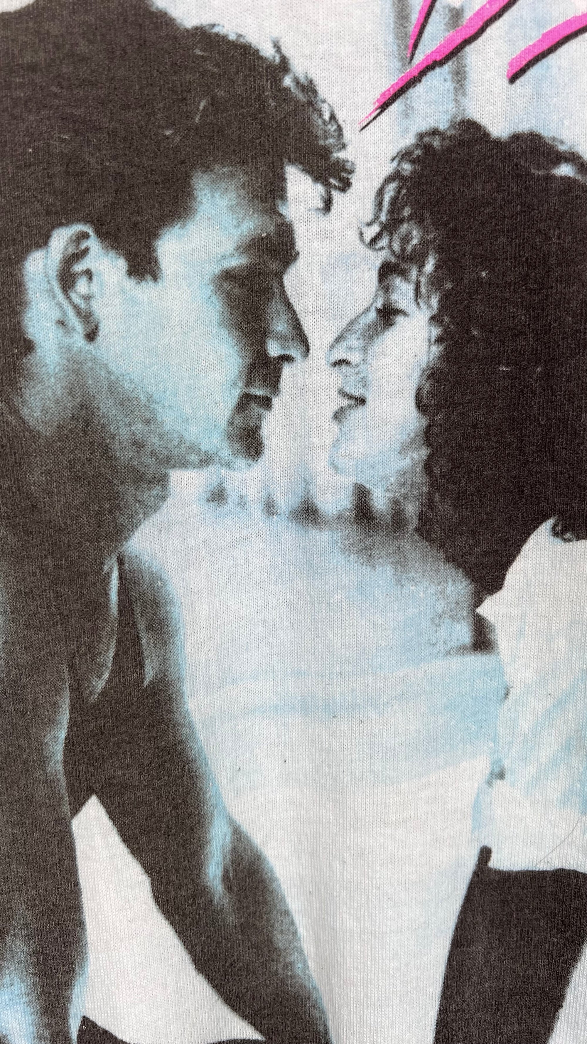 DIRTY DANCING MOVIE TEE | JOHNNY & BABY KISSING | PATRICK SWAYZE