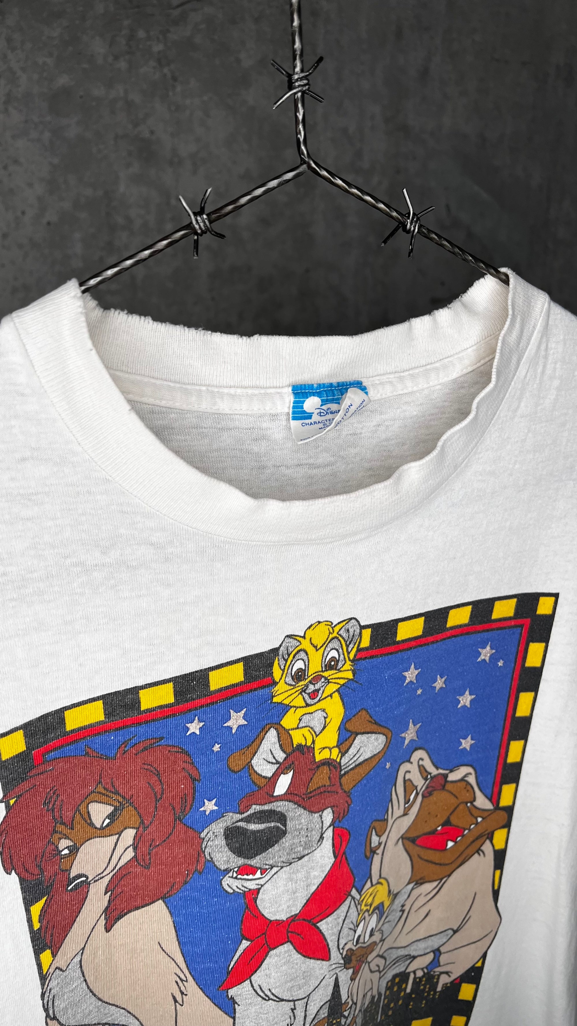 OLIVER & COMPANY DISNEY MOVIE TEE