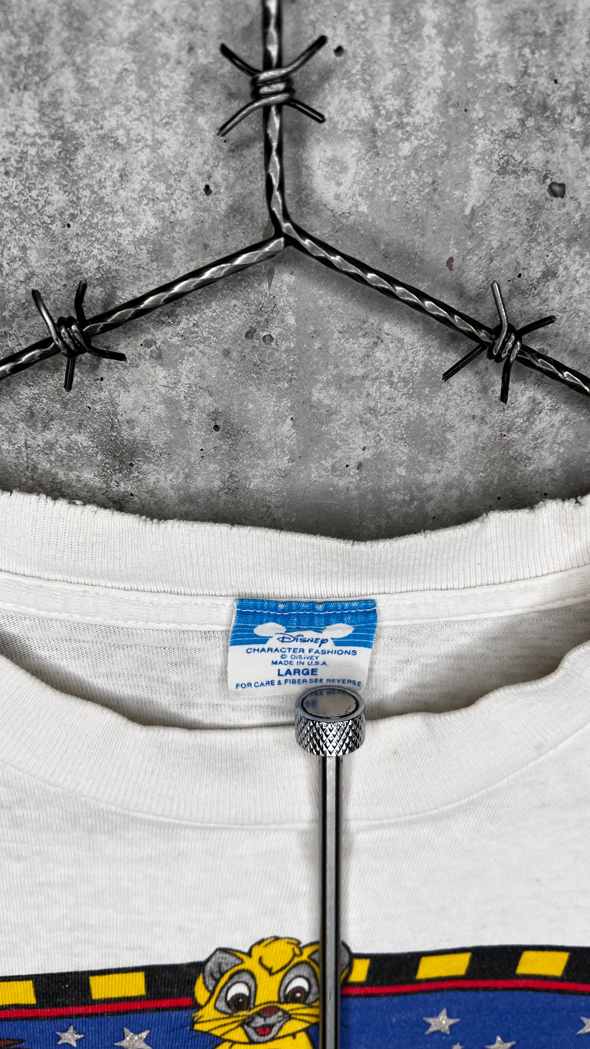 OLIVER & COMPANY DISNEY MOVIE TEE