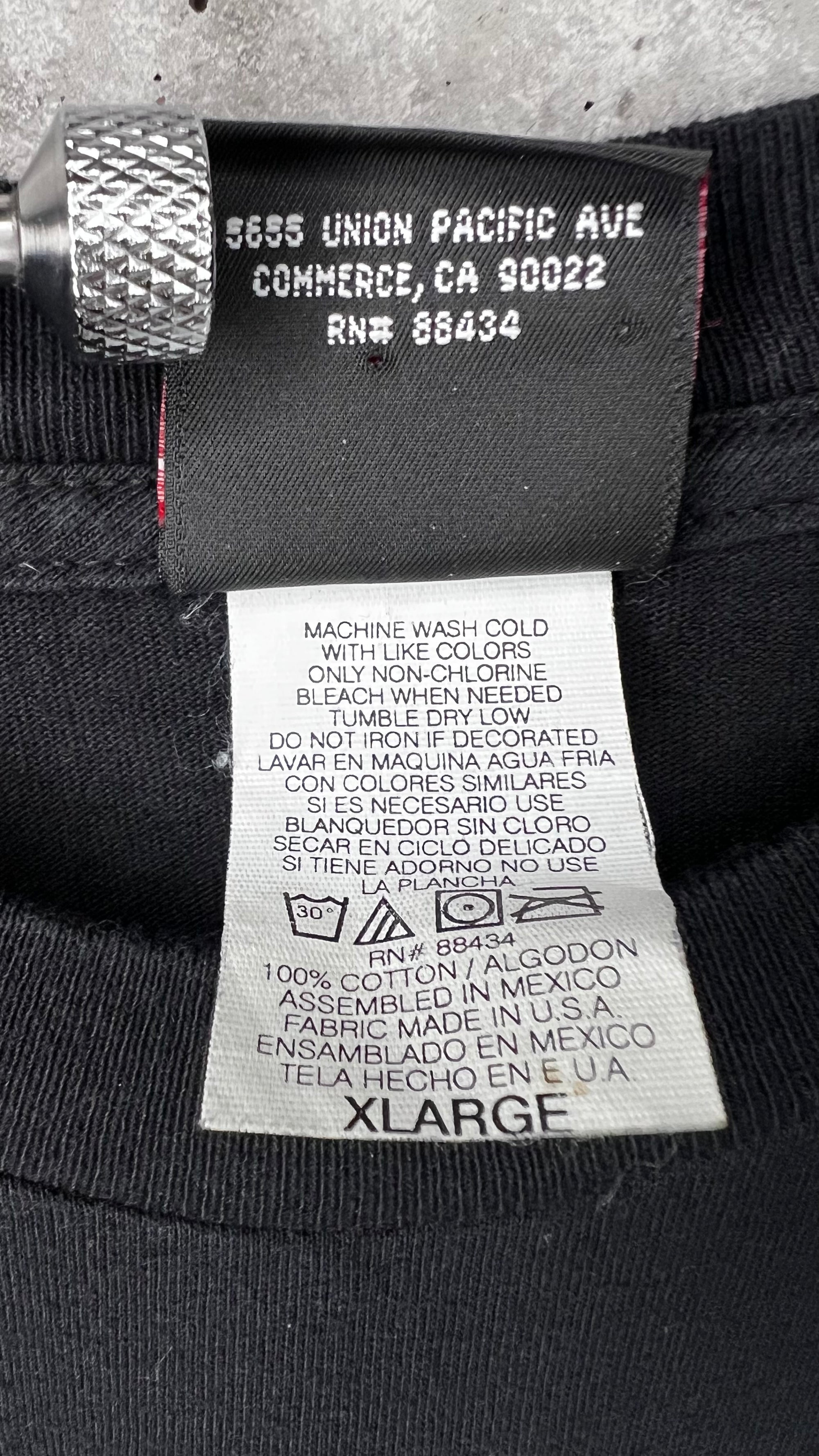 BEETLEJUICE POSTER PRINT MOVIE TEE | TIM BURTON | MICHAEL KEATON | WINONA RYDER