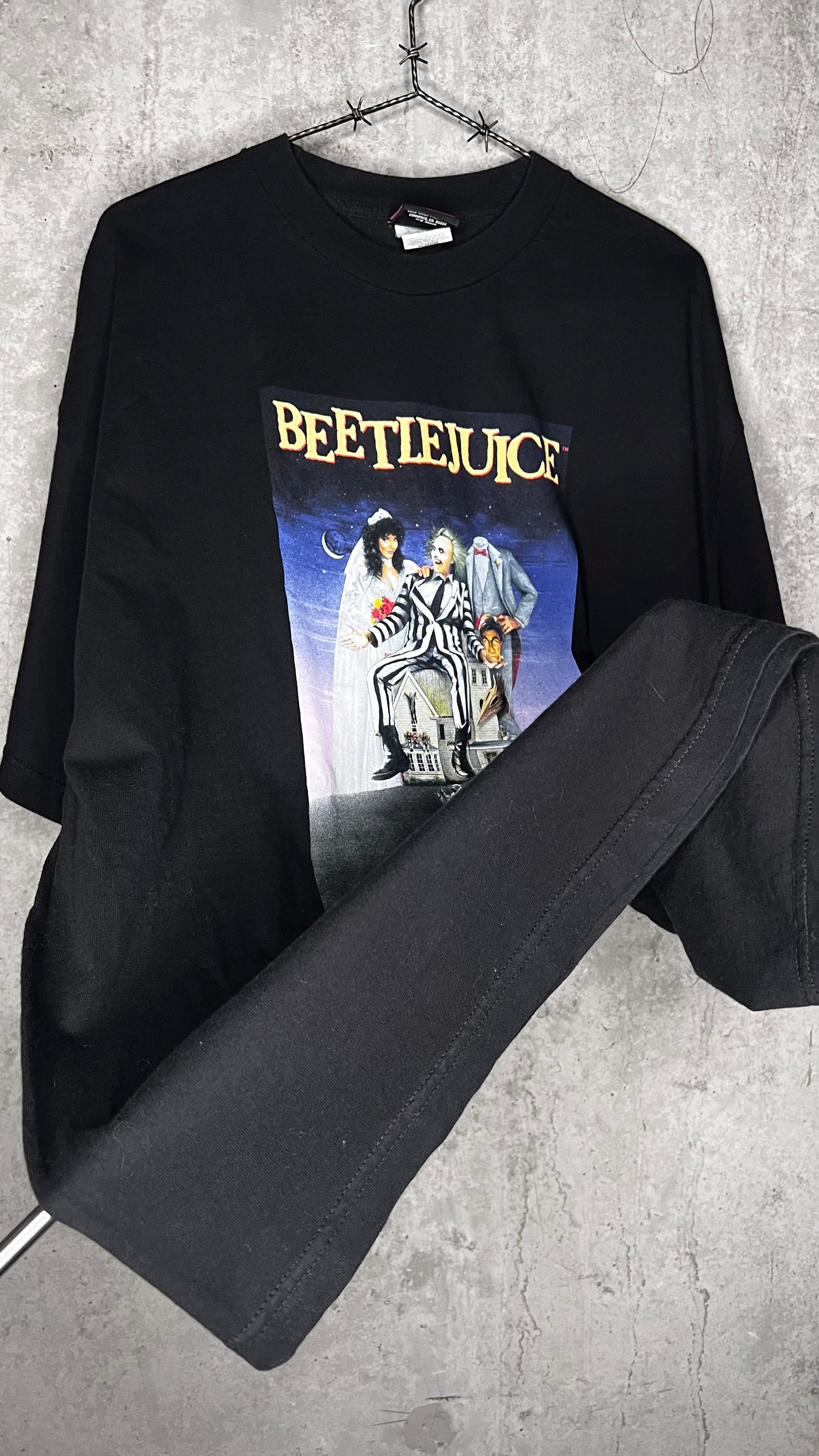 BEETLEJUICE POSTER PRINT MOVIE TEE | TIM BURTON | MICHAEL KEATON | WINONA RYDER