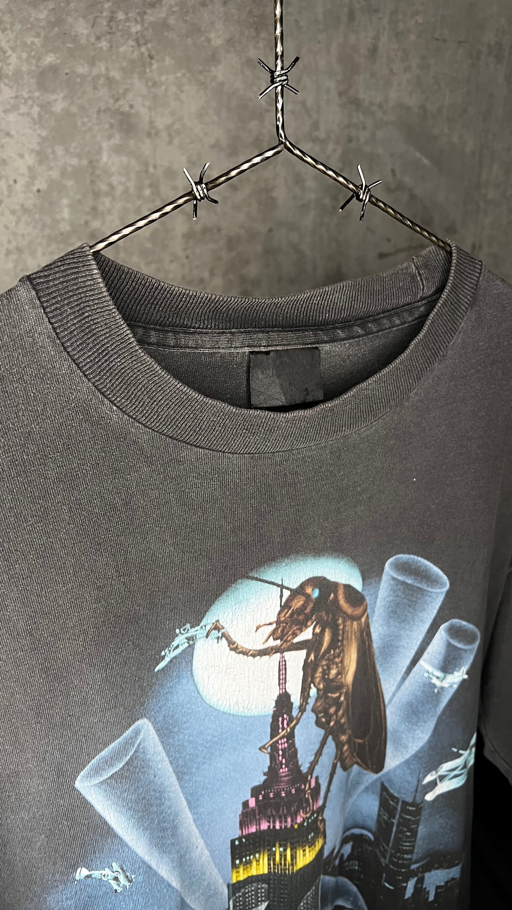 JOE’S APARTMENT MOVIE TEE GRAIL | EMPIRE STATE BUILDING ROACH FADER