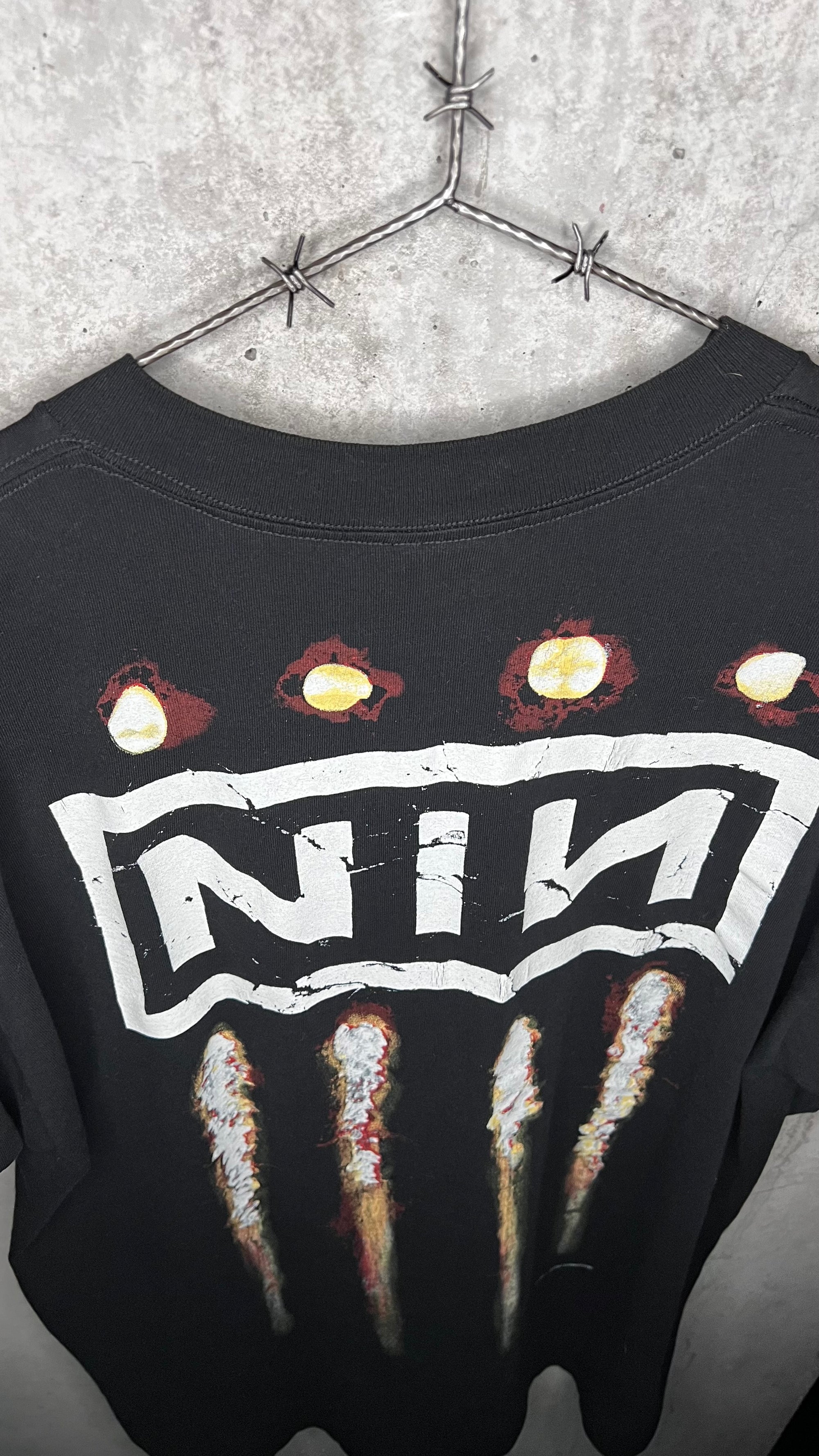 NINE INCH NAILS: THE DOWNWARD SPIRAL TEE | NIN