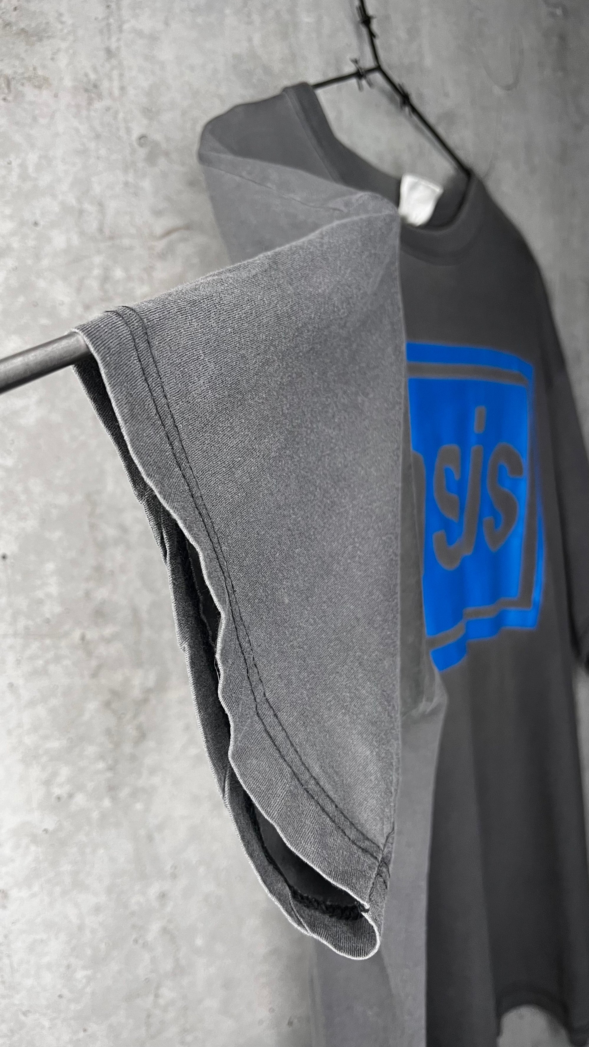 OASIS DEFINITELY MAYBE EURO TEE 94’ | BAND MEMBER PORTRAIT BACK HIT