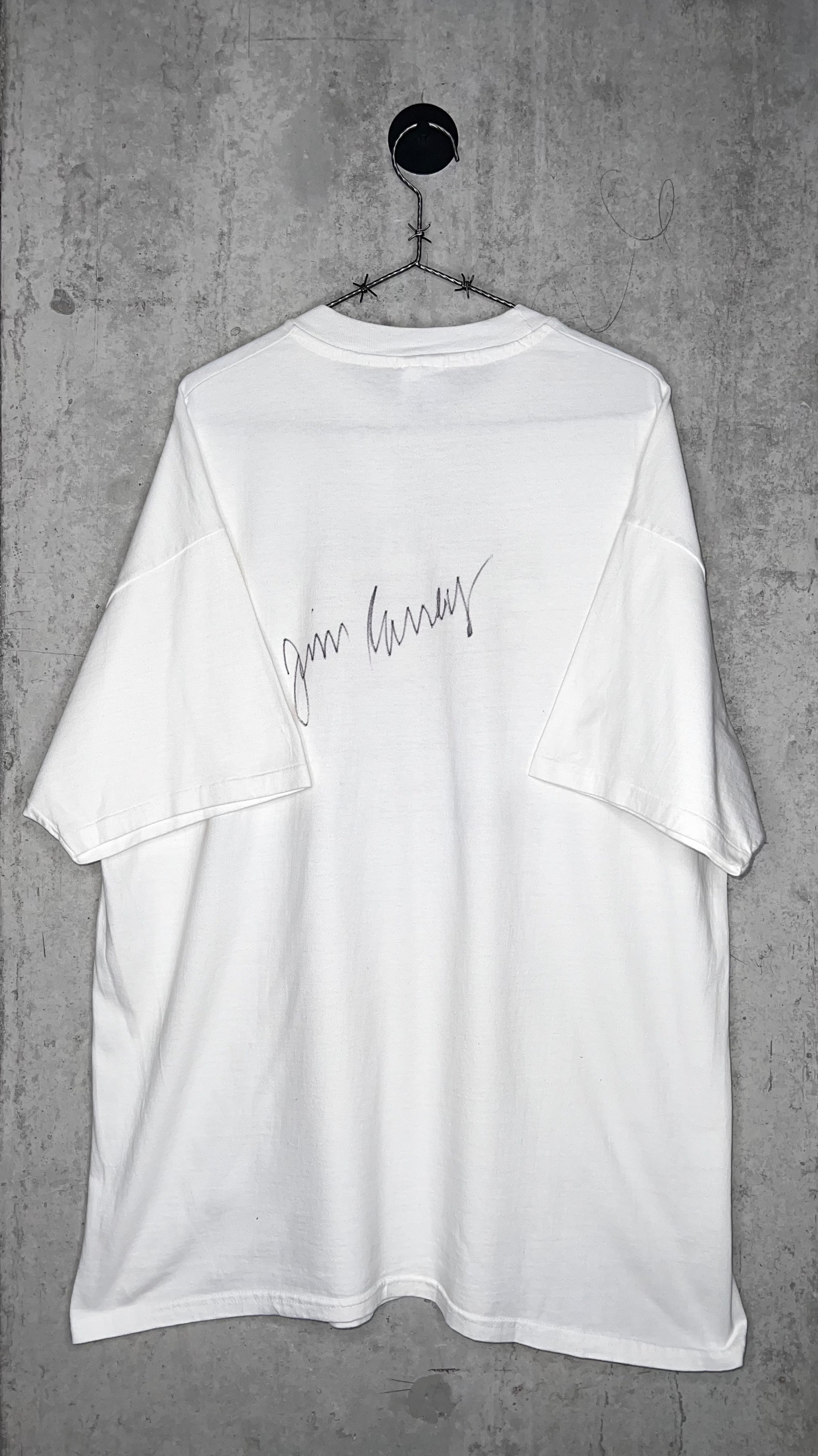 ACE VENTURA 2 WHEN NATURE CALLS FILM CREW ONLY TEE | SIGNED BY JIM CARREY