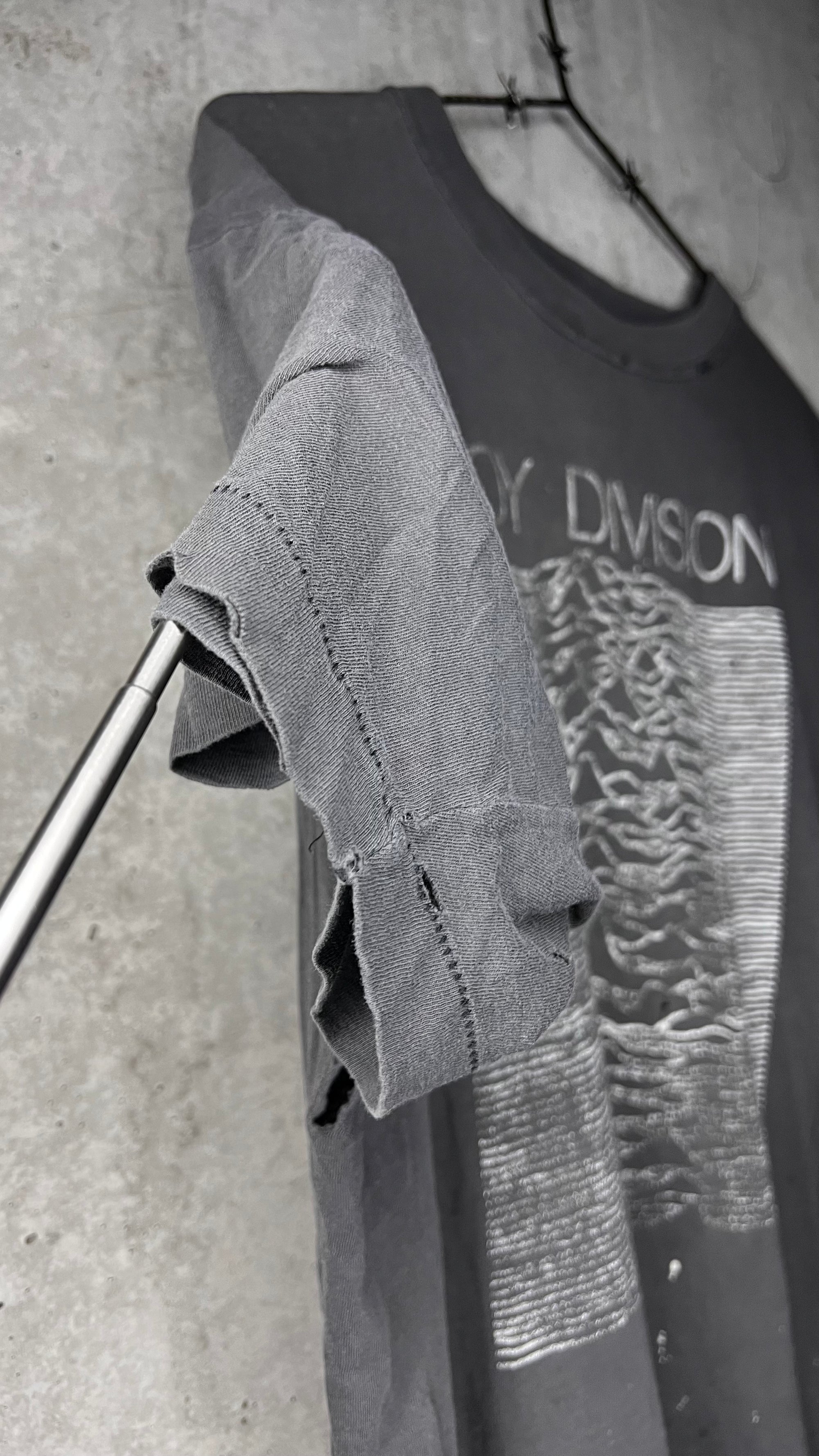 JOY DIVISION | UNKNOWN PLEASURES BOXY TOUR TEE