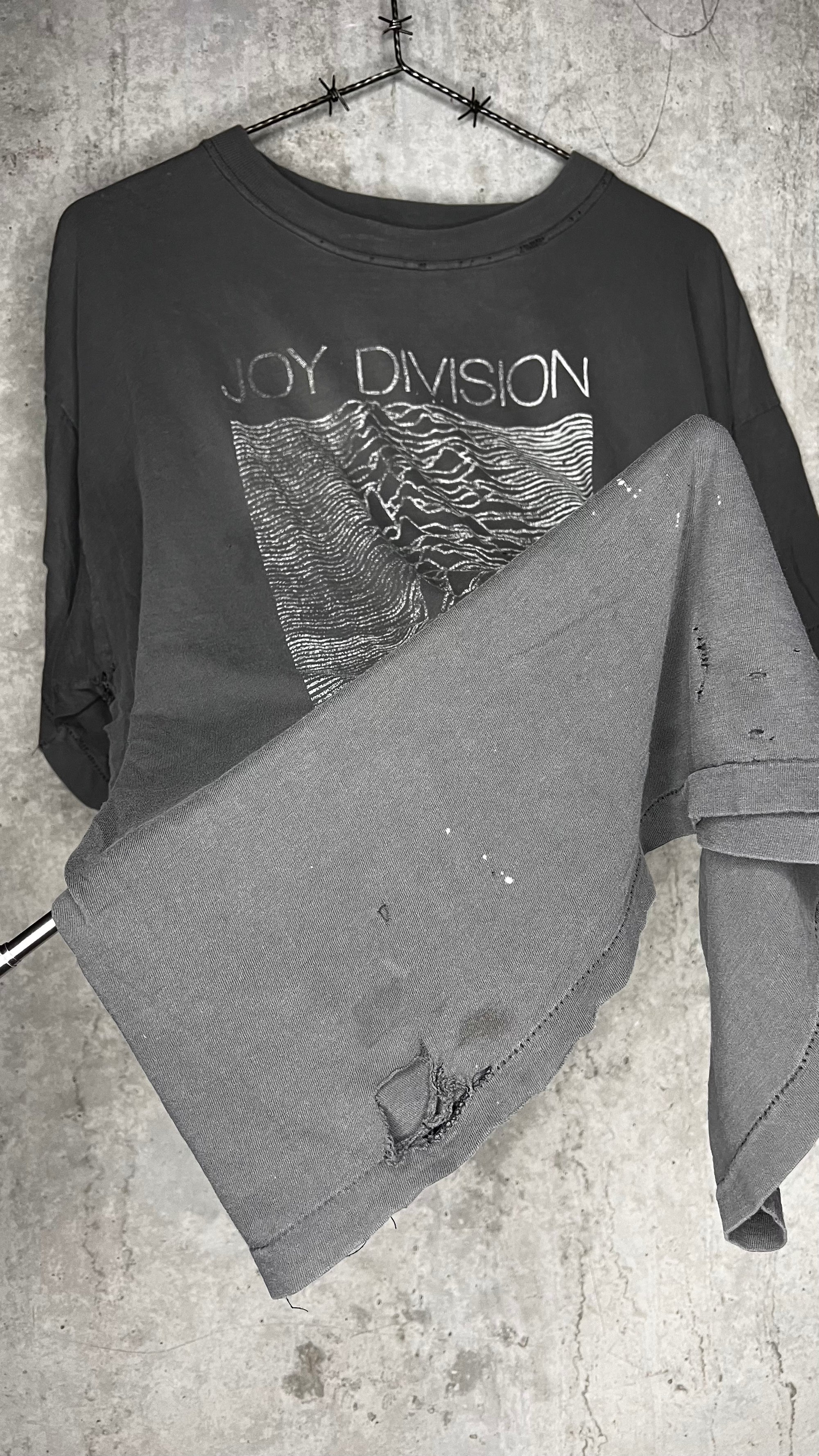 JOY DIVISION | UNKNOWN PLEASURES BOXY TOUR TEE