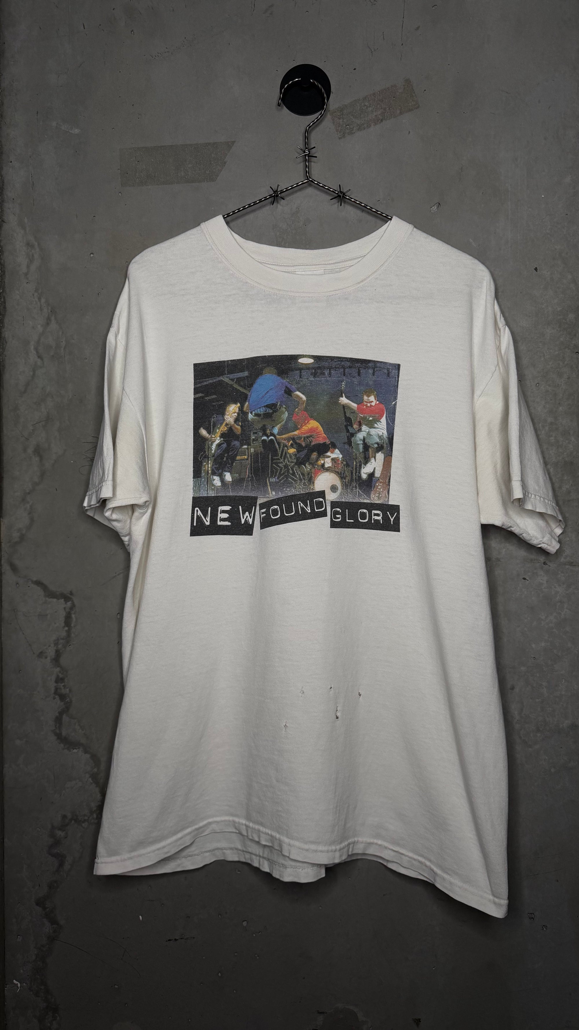 EARLY NEW FOUND GLORY LIVE JUMP TEE