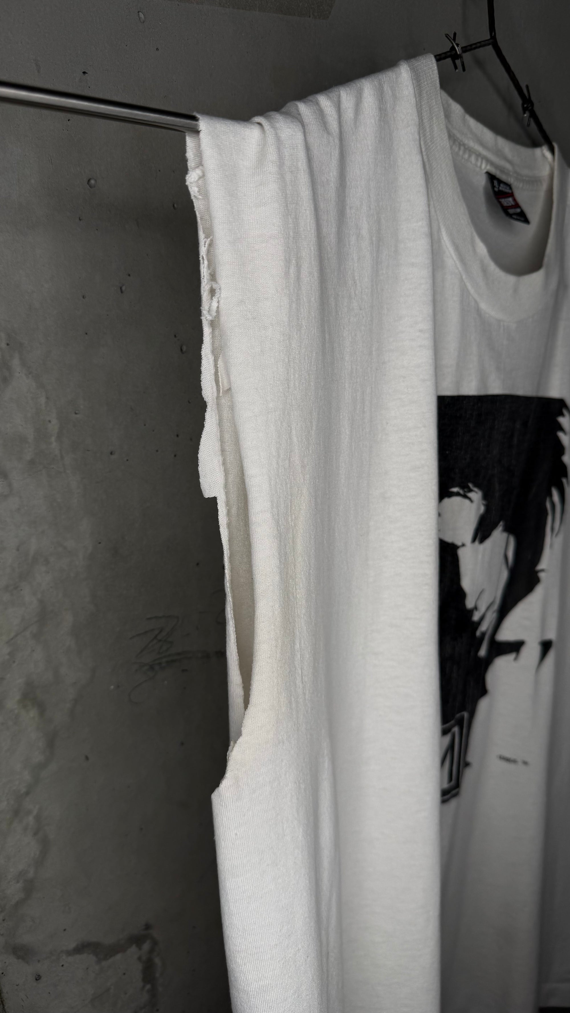 NINE INCH NAILS TRENT REZNOR BOOTLEG SLEEVELESS CUTOFF TEE | NIN