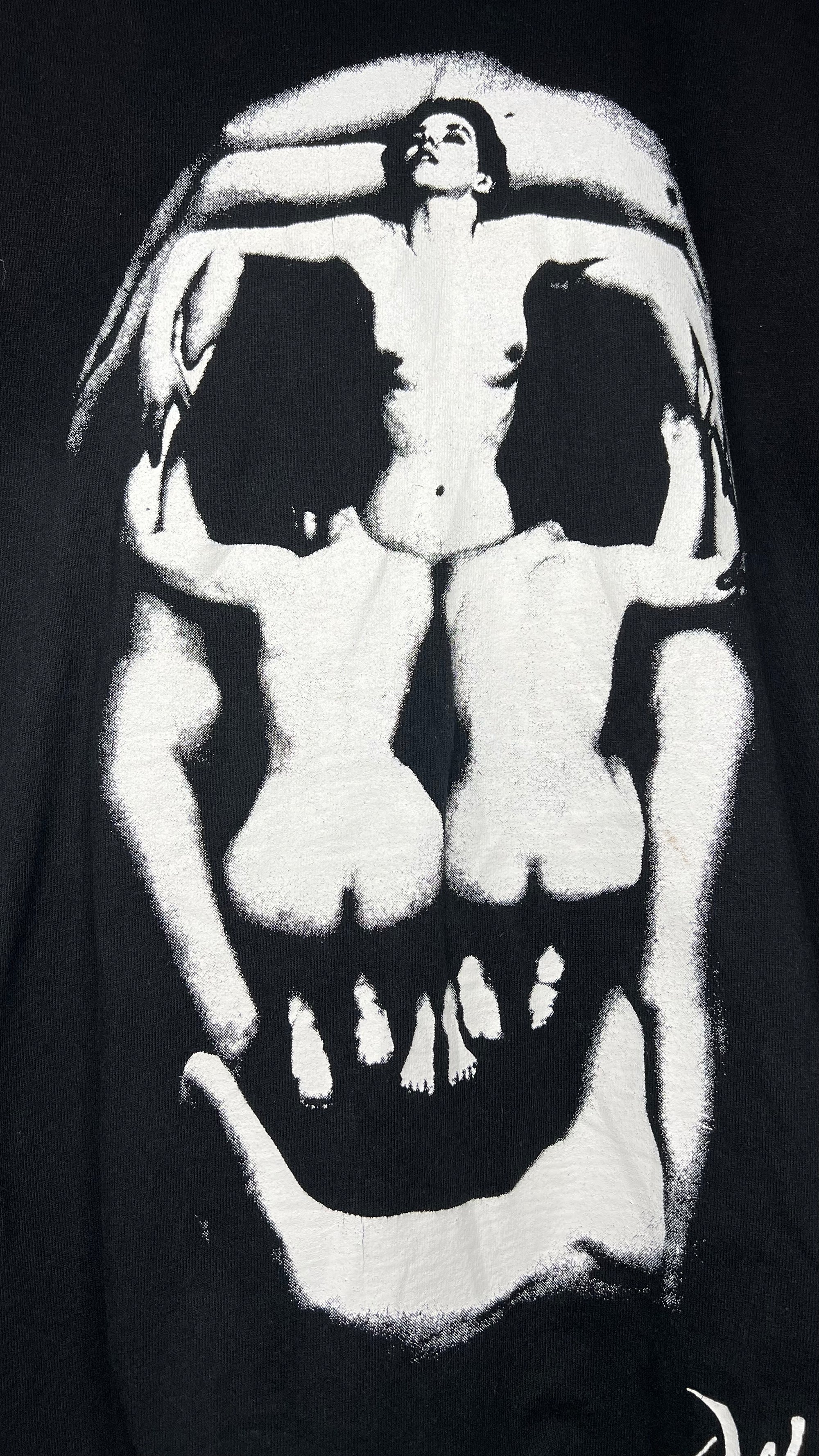 SALVIDOR DALI “IN VOLUPTUS, MORS” ART TEE | DEATH IN PLEASURE | SKULL ORGY GRAIL