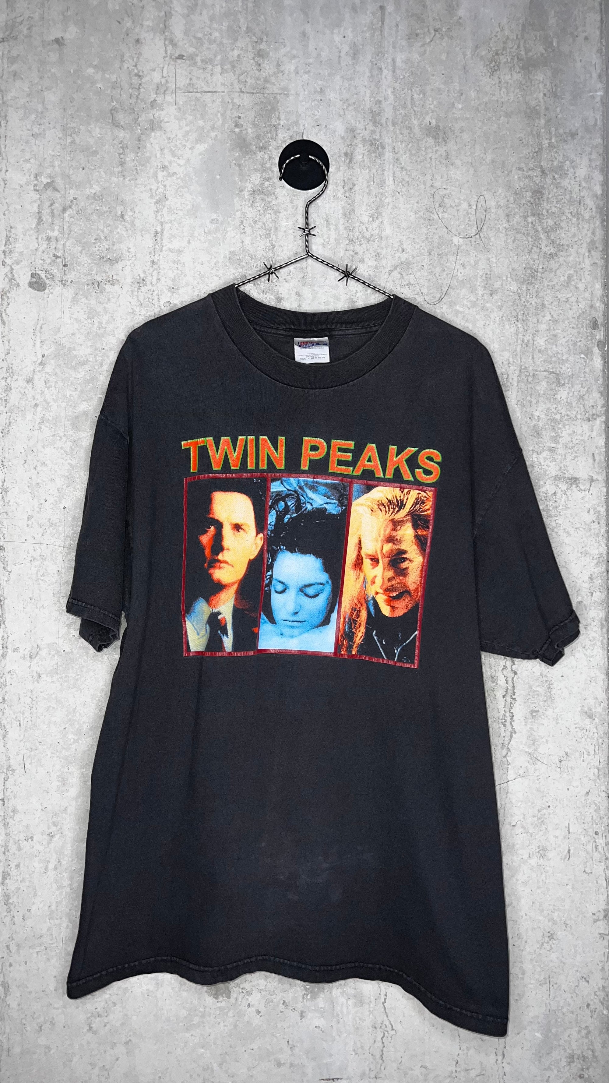 TWIN PEAKS TRIPLE PORTRAIT TEE