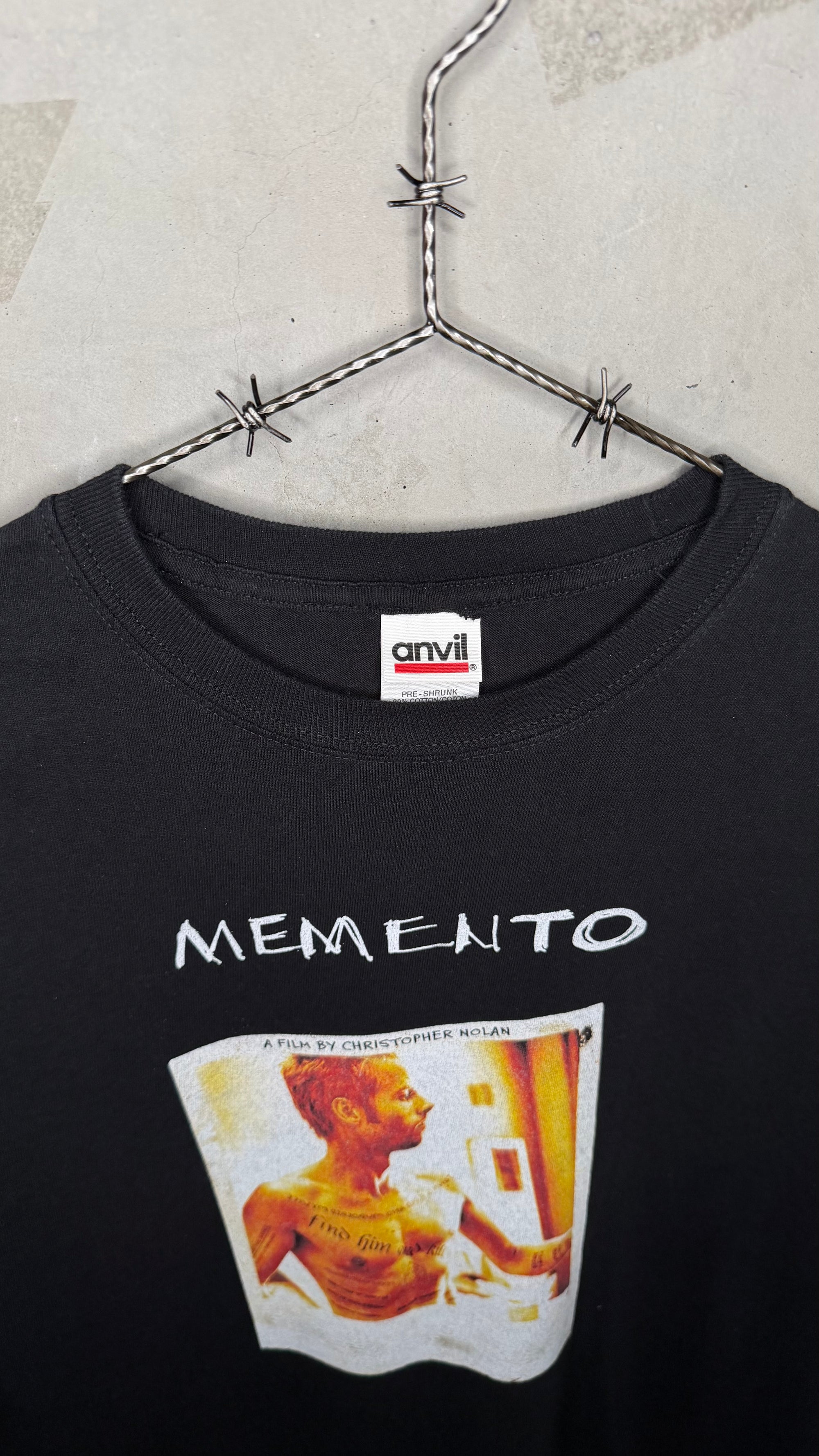 MEMENTO MOVIE PROMO TEE | CHRISTOPHER NOLAN | GUY PEARCE