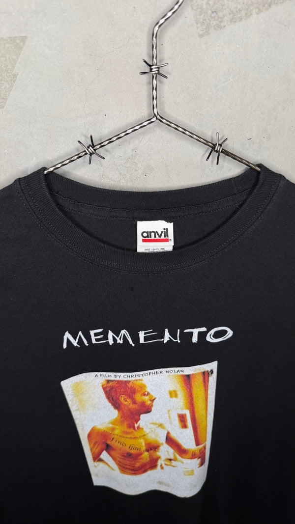 MEMENTO MOVIE PROMO TEE | CHRISTOPHER NOLAN | GUY PEARCE
