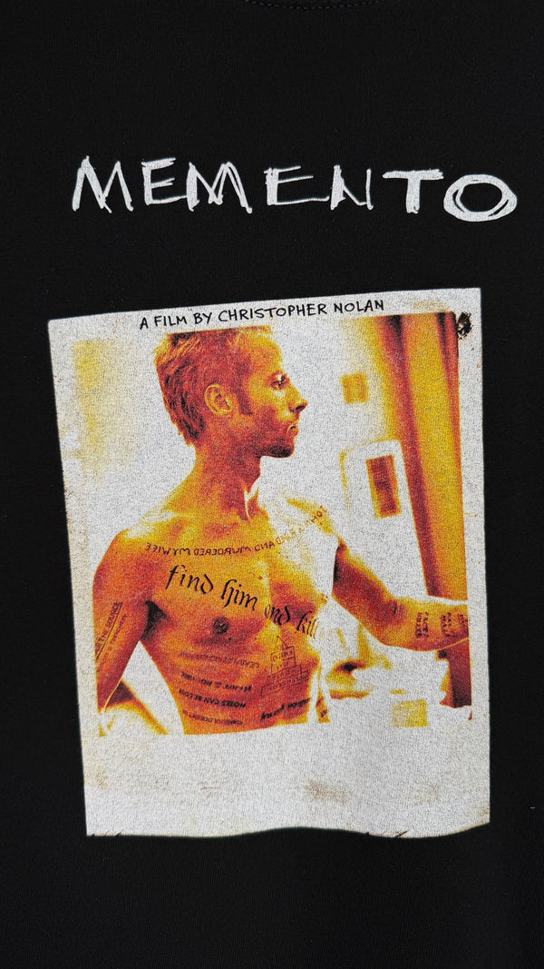 MEMENTO MOVIE PROMO TEE | CHRISTOPHER NOLAN | GUY PEARCE