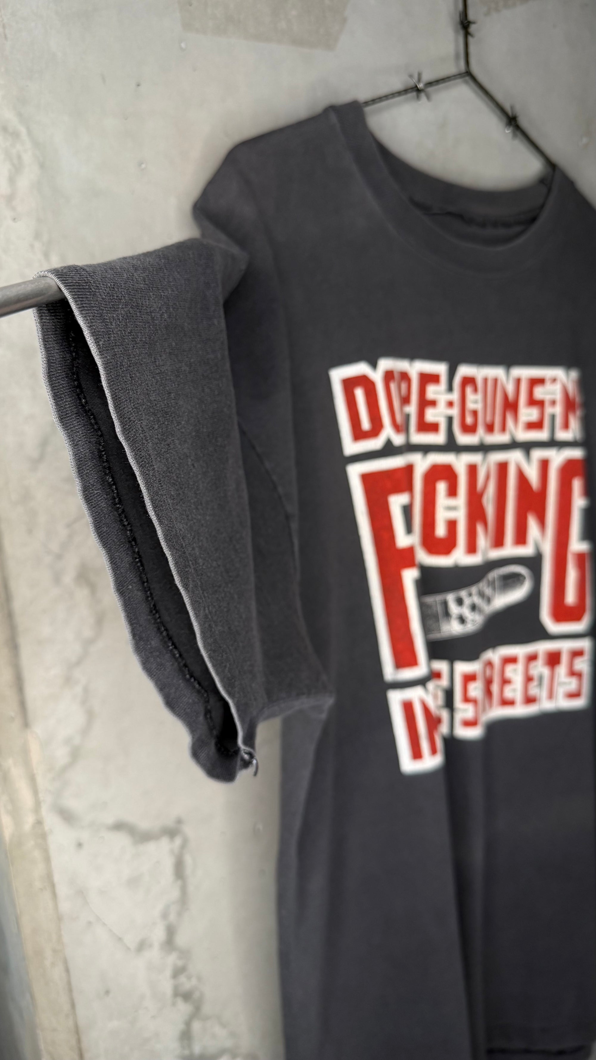 AMPHETAMINE REPTILE RECORDS TEE | DOPE GUNS ‘N FUCKING IN THE STREET