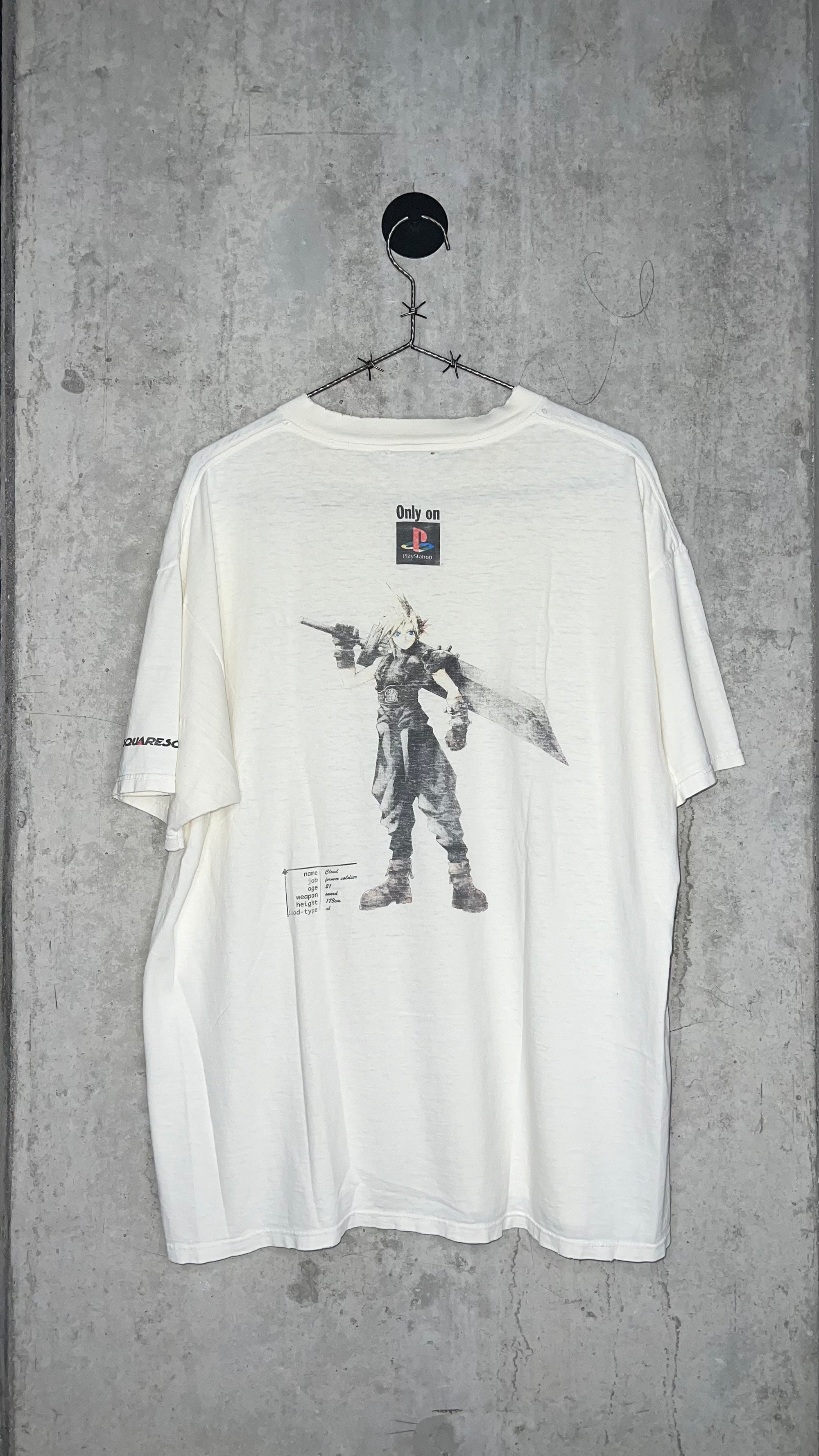 FINAL FANTASY VII (7) VIDEO GAME TEE | PLAYSTATION & CLOUD BACK HIT | SQUARESOFT SLEEVE HIT